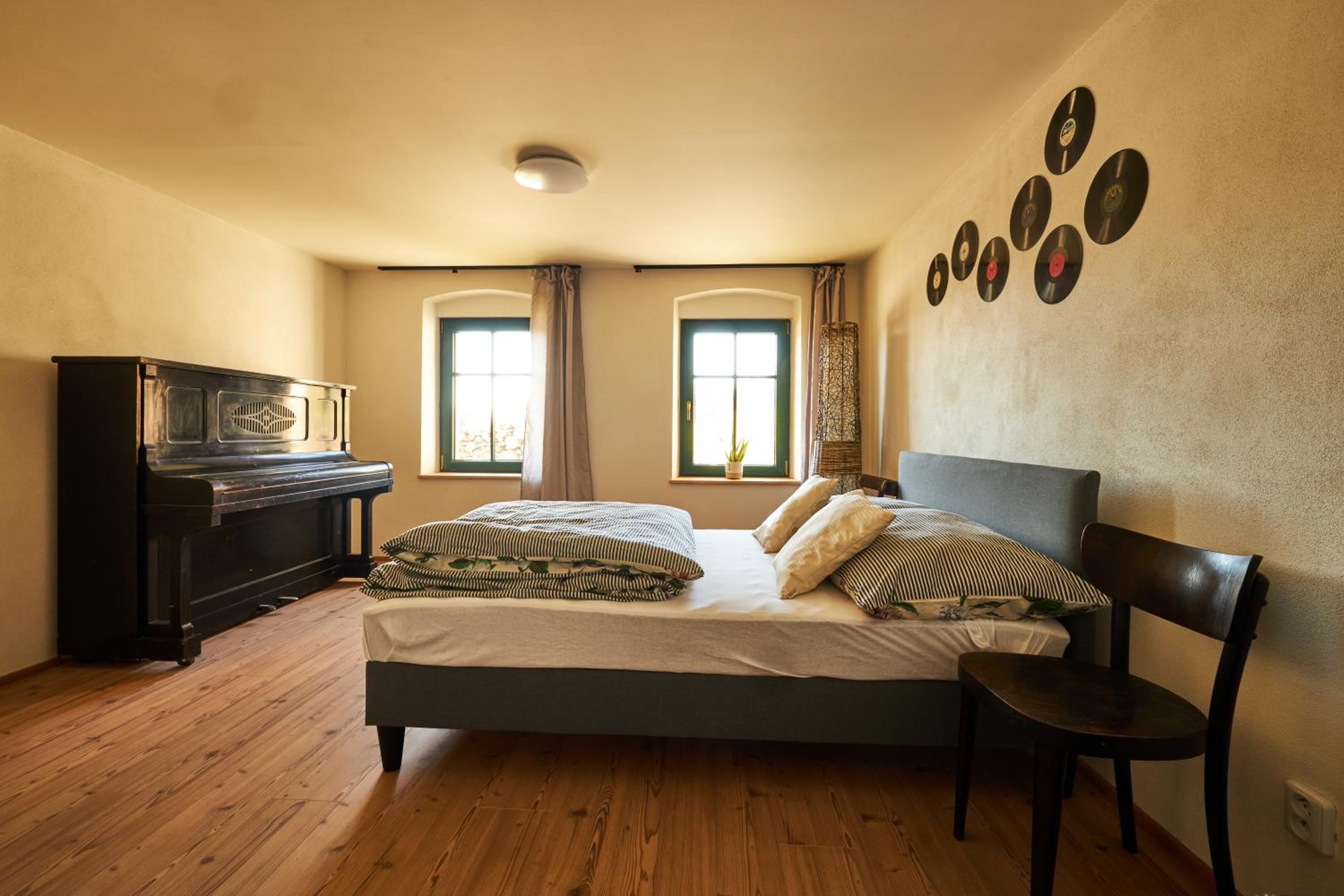 One-Bedroom Apartment photo 2
