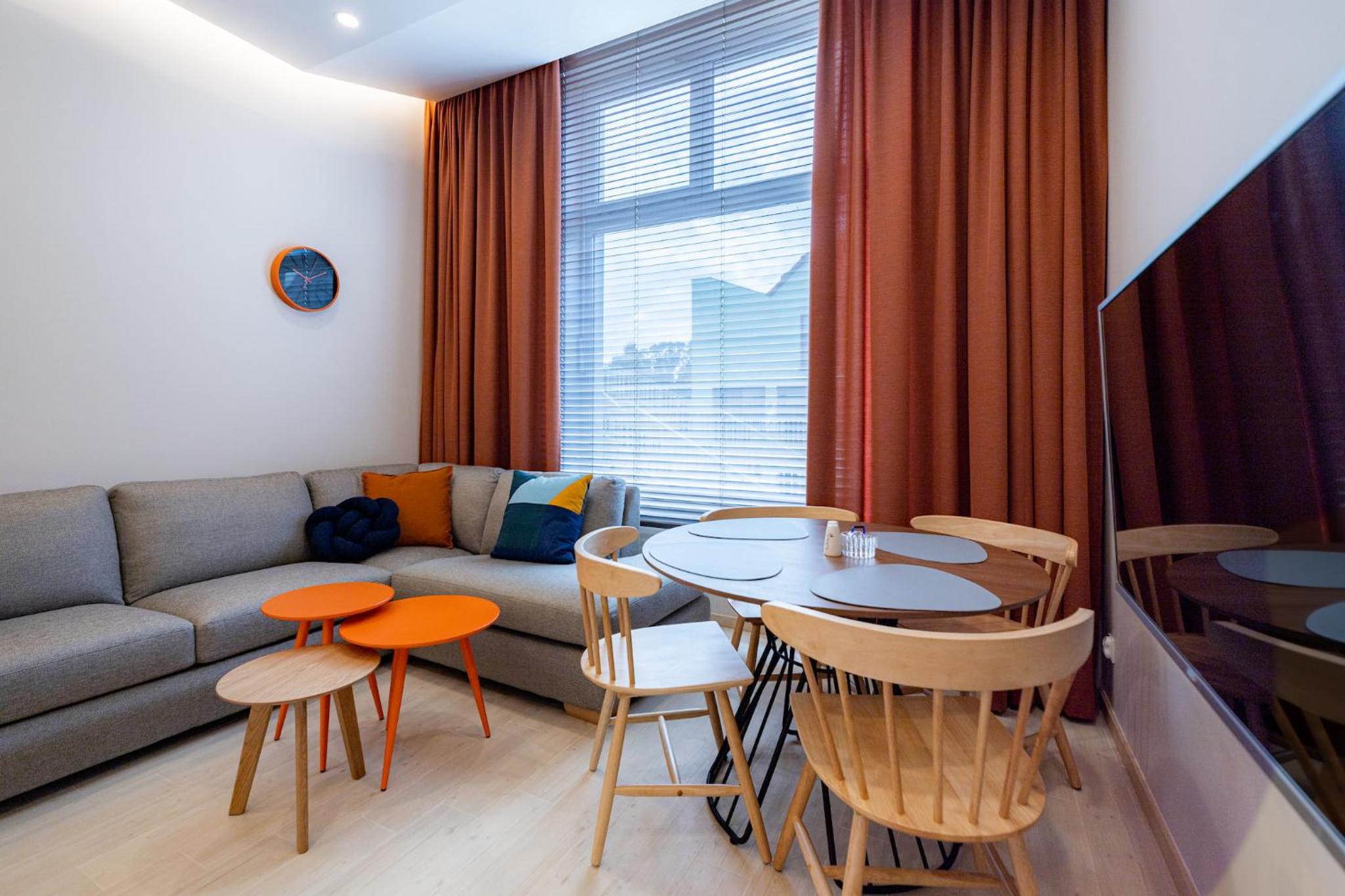 Studio Apartment - Photo 1