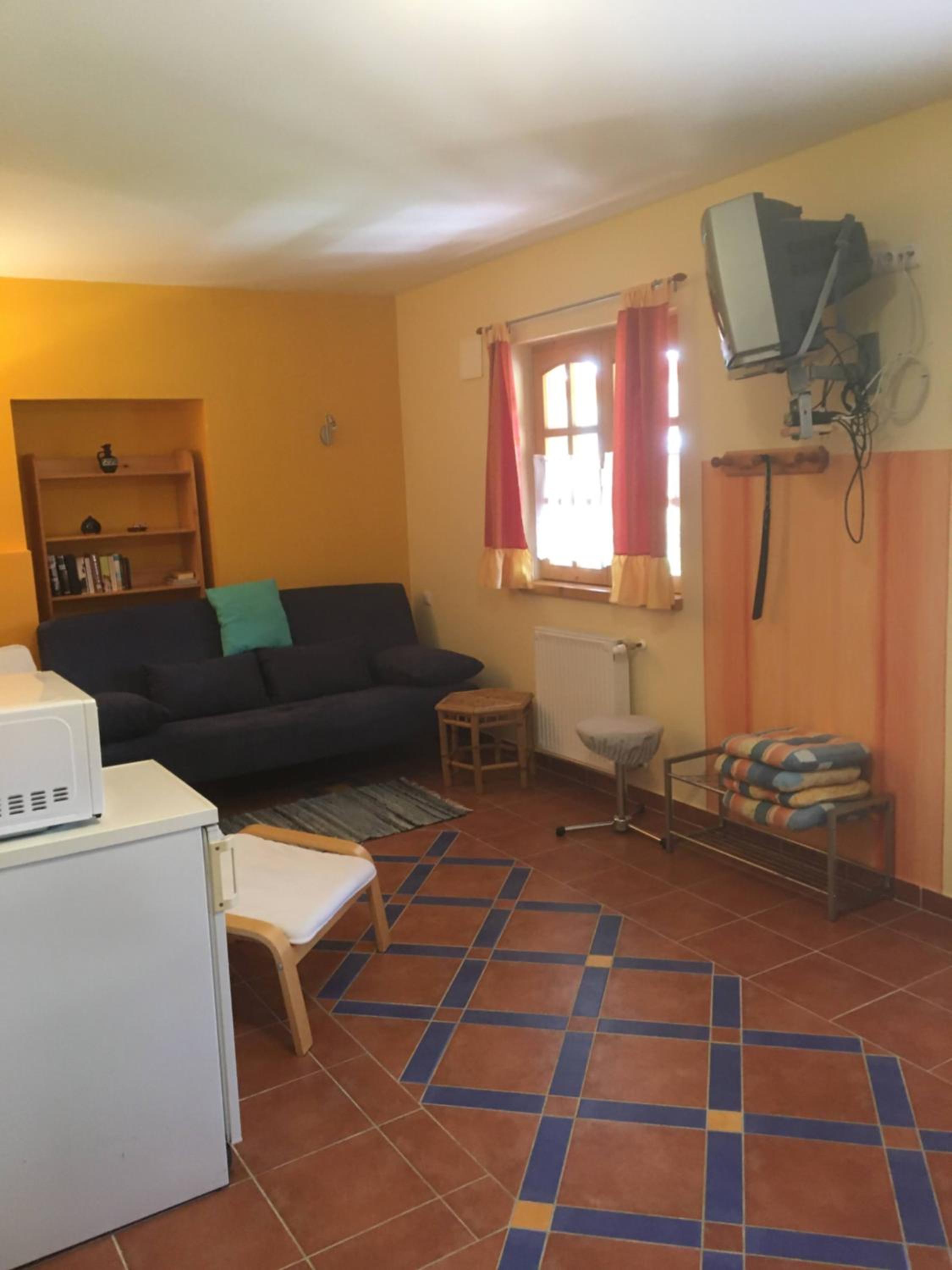One-Bedroom Apartment photo 1