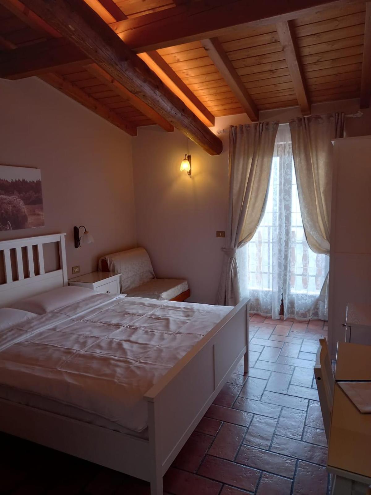 Double or Twin Room with Lake View