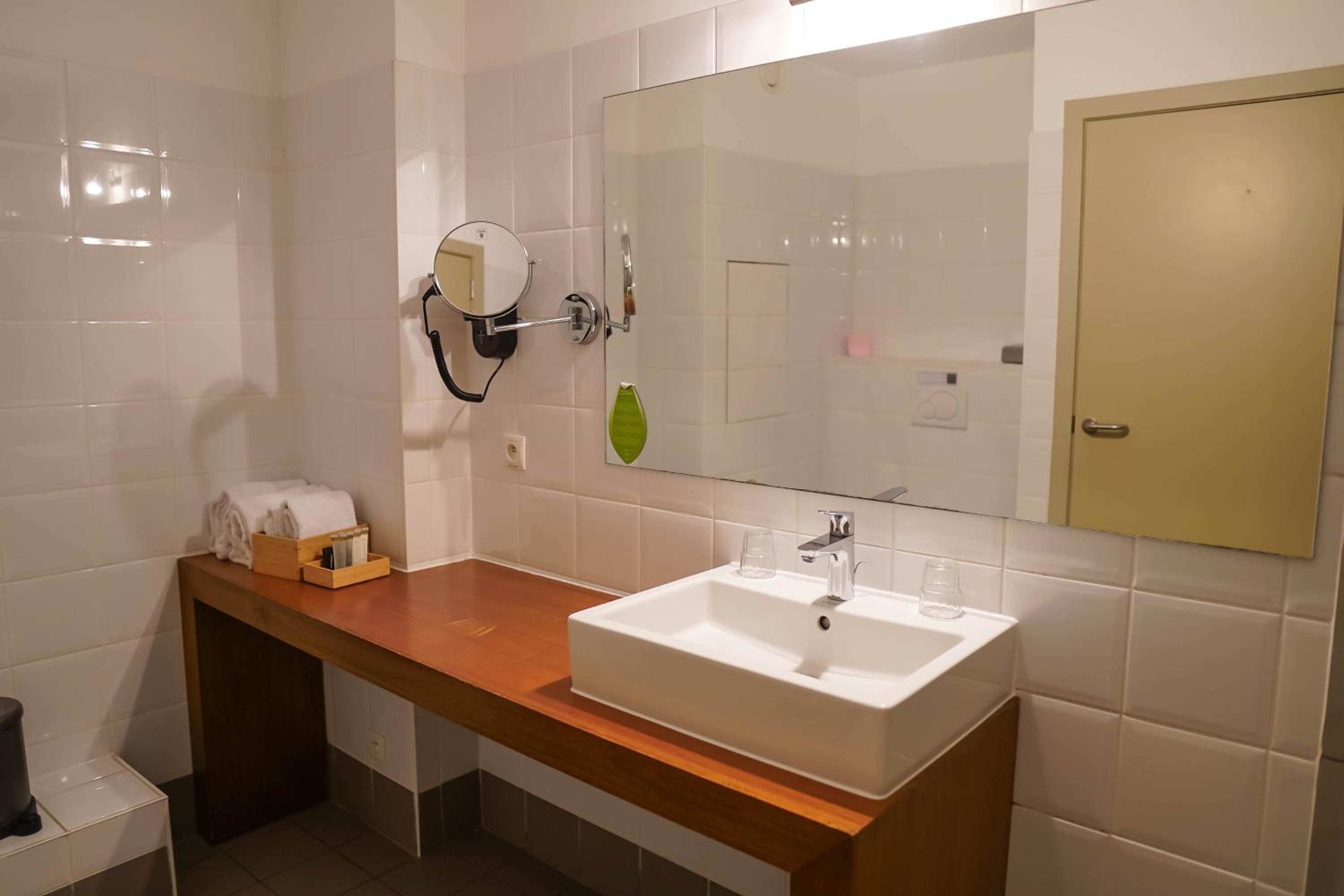 Standard Double or Twin Room - Photo 4
