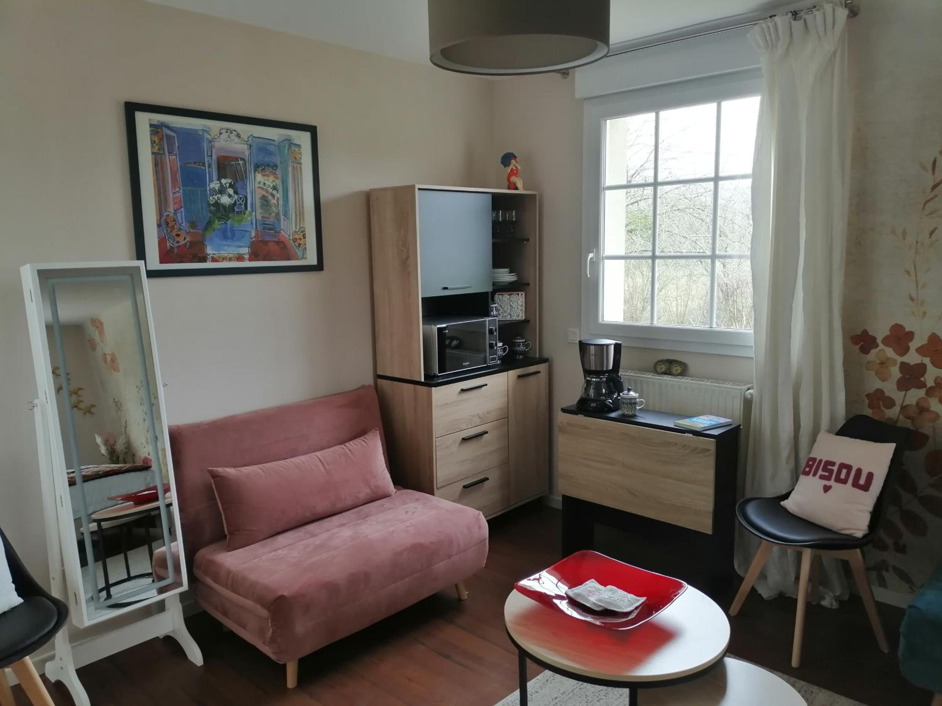 Deluxe Double Room (2 Adults + 1 Child) photo 3