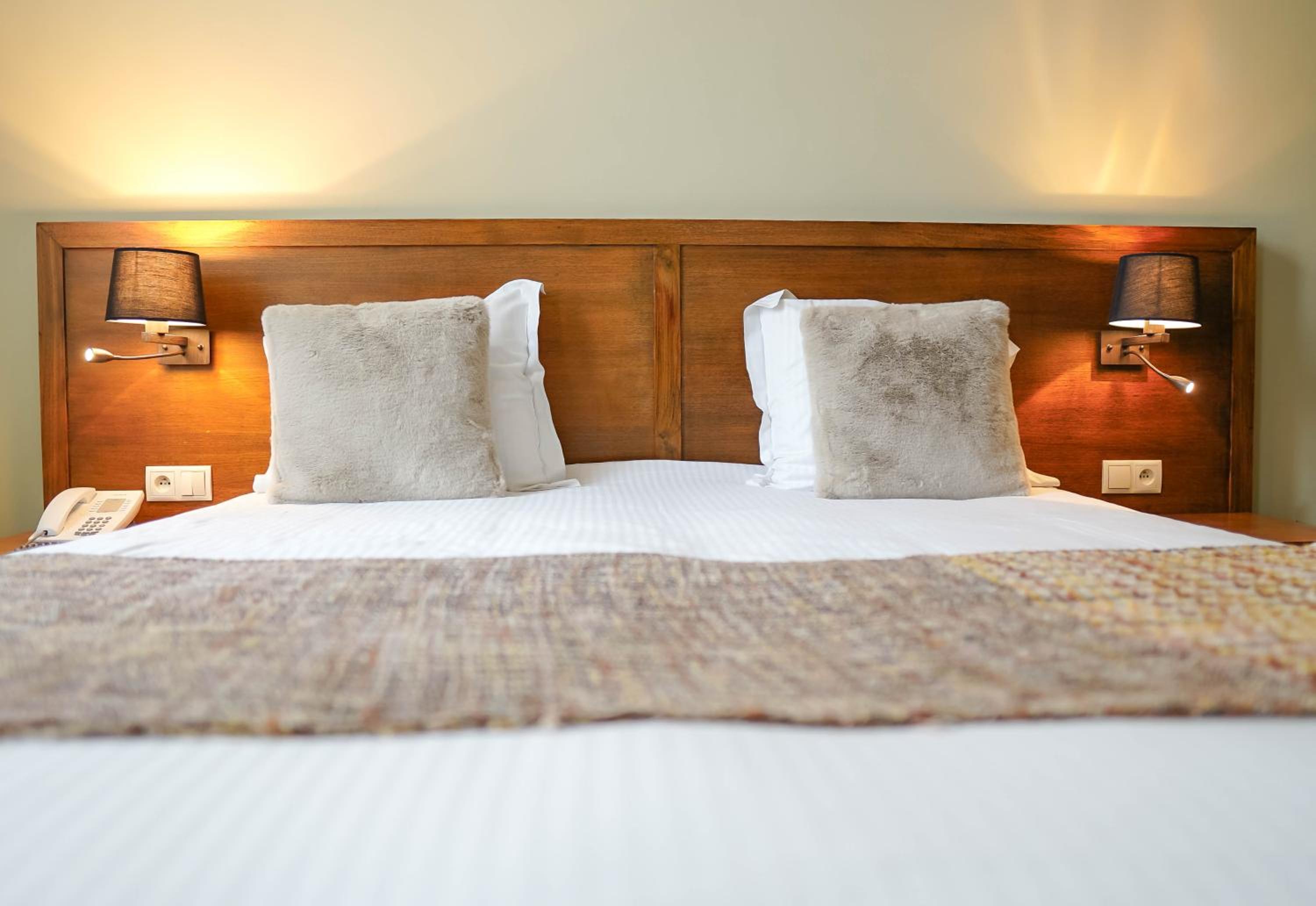 Deluxe Double Room - Photo 16