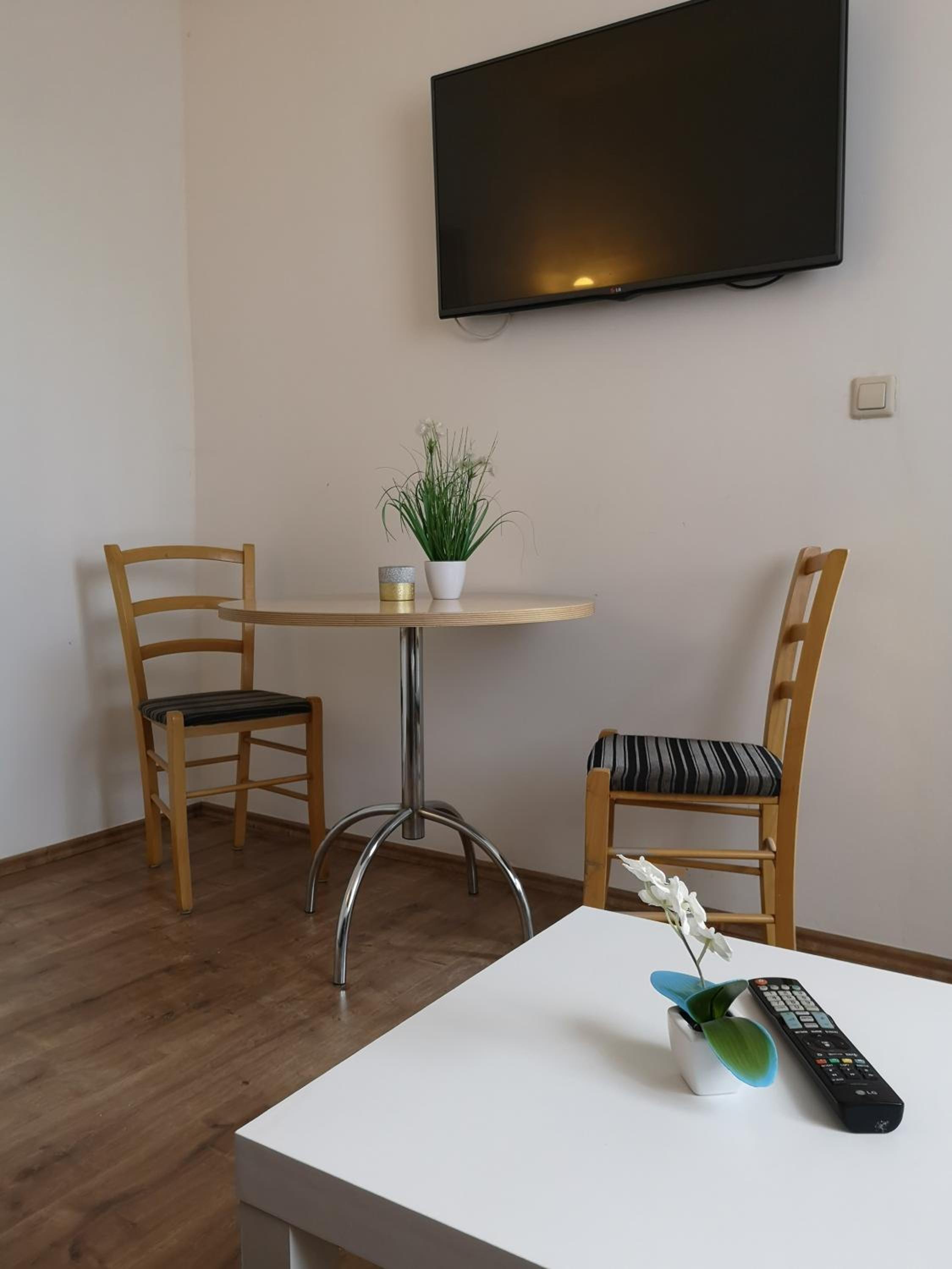 Apartment - Ground Floor photo 2