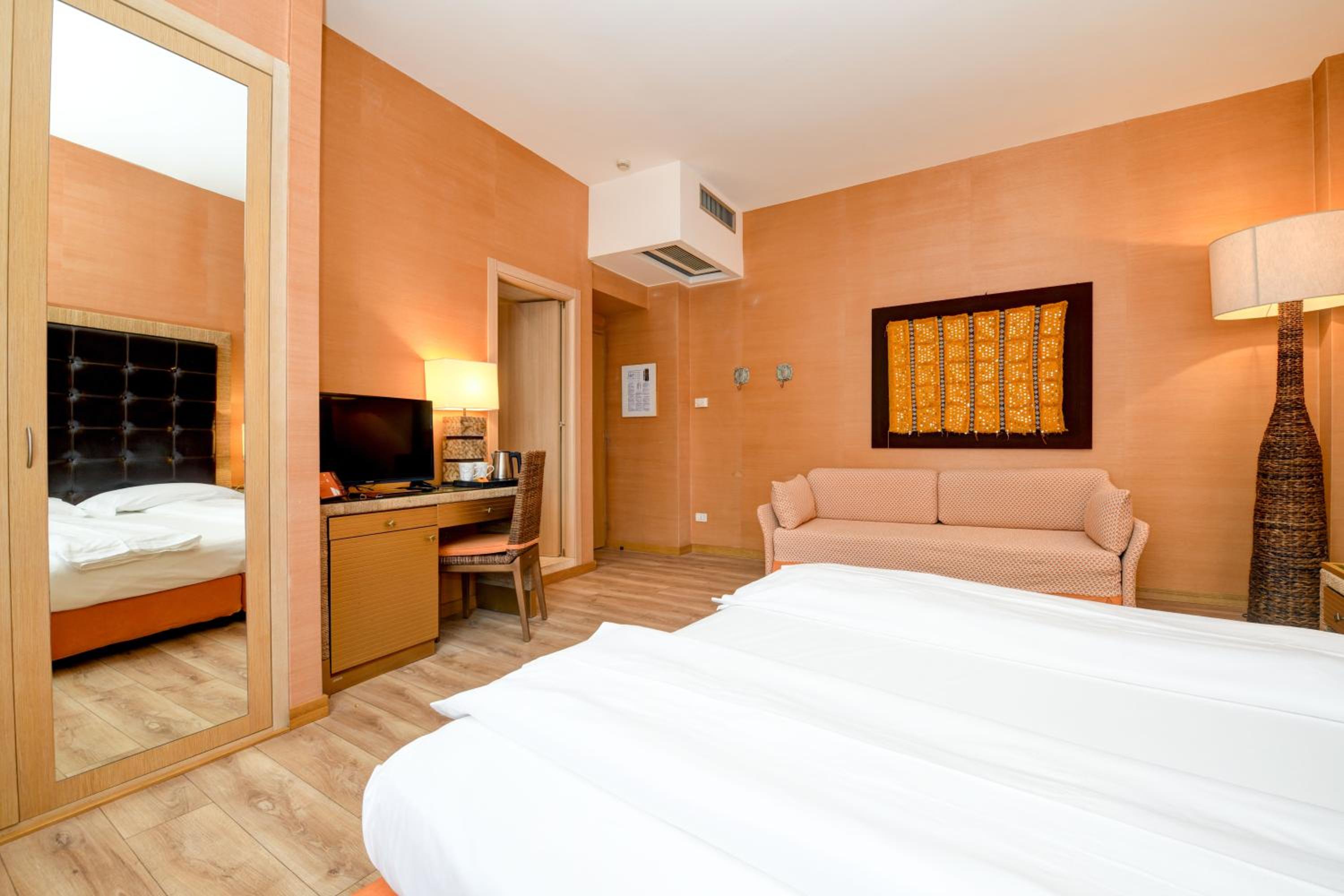 Triple Room - Photo 12