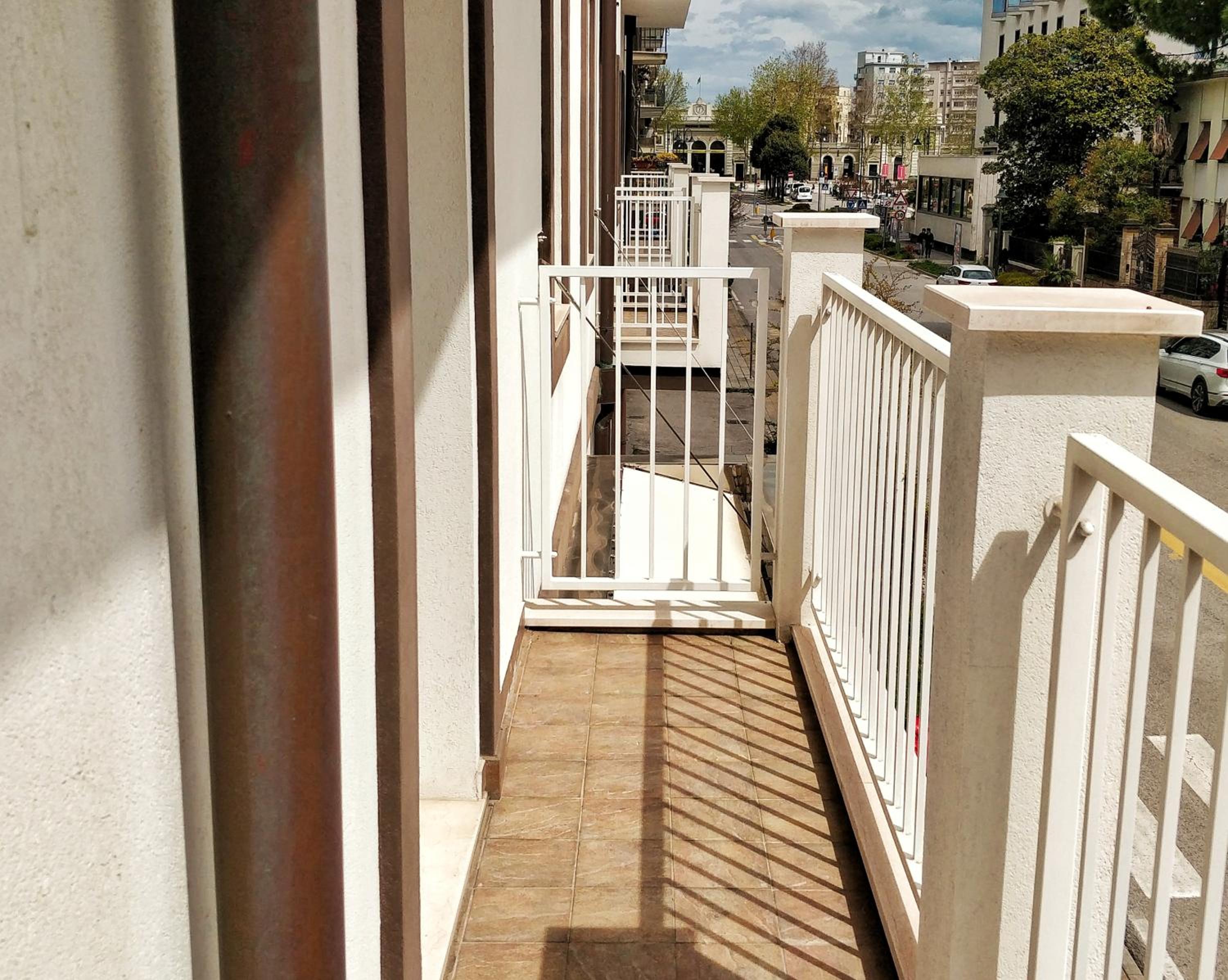 Deluxe Double Room with Balcony - Photo 6