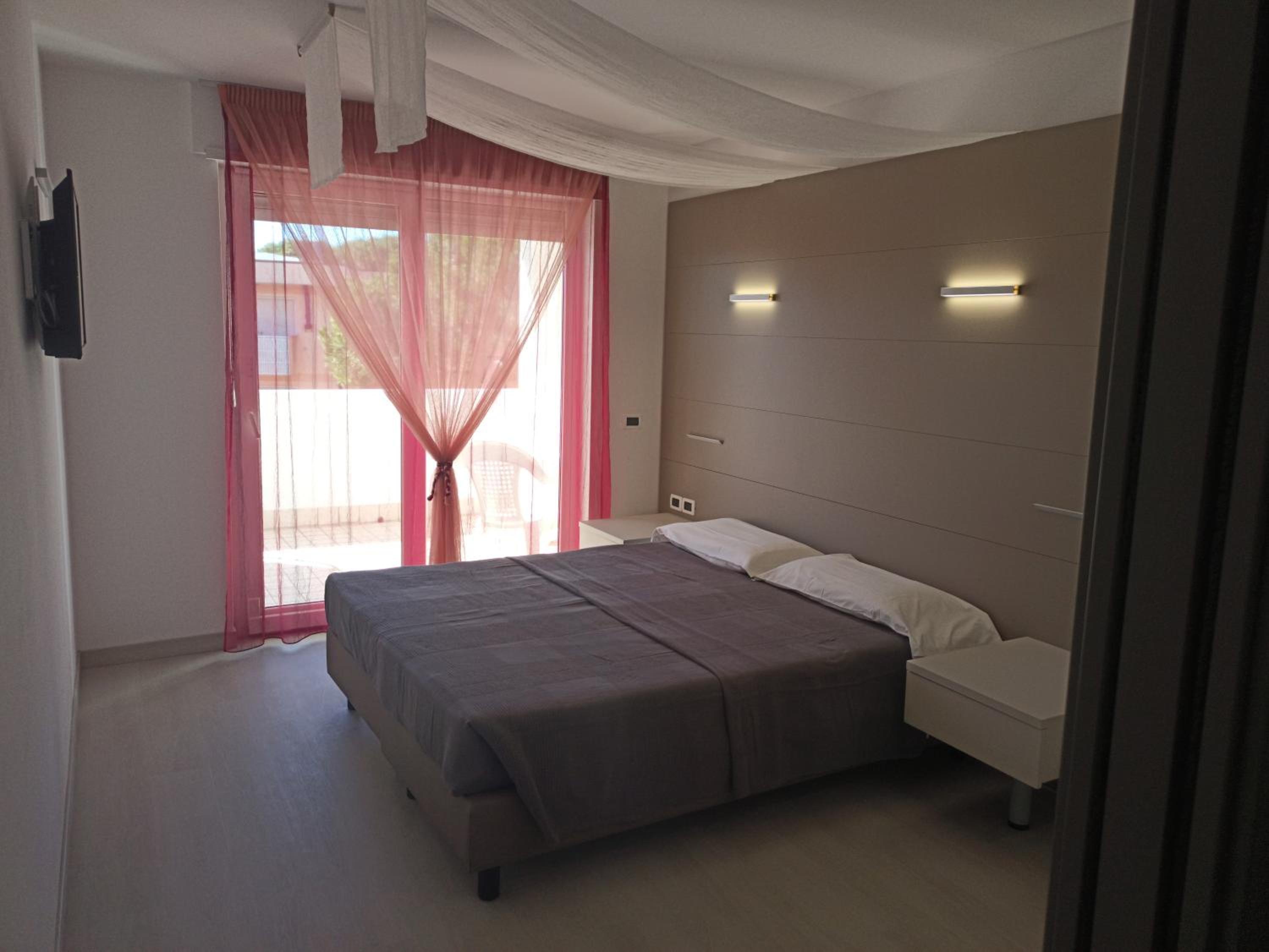 Large Single Room photo 1