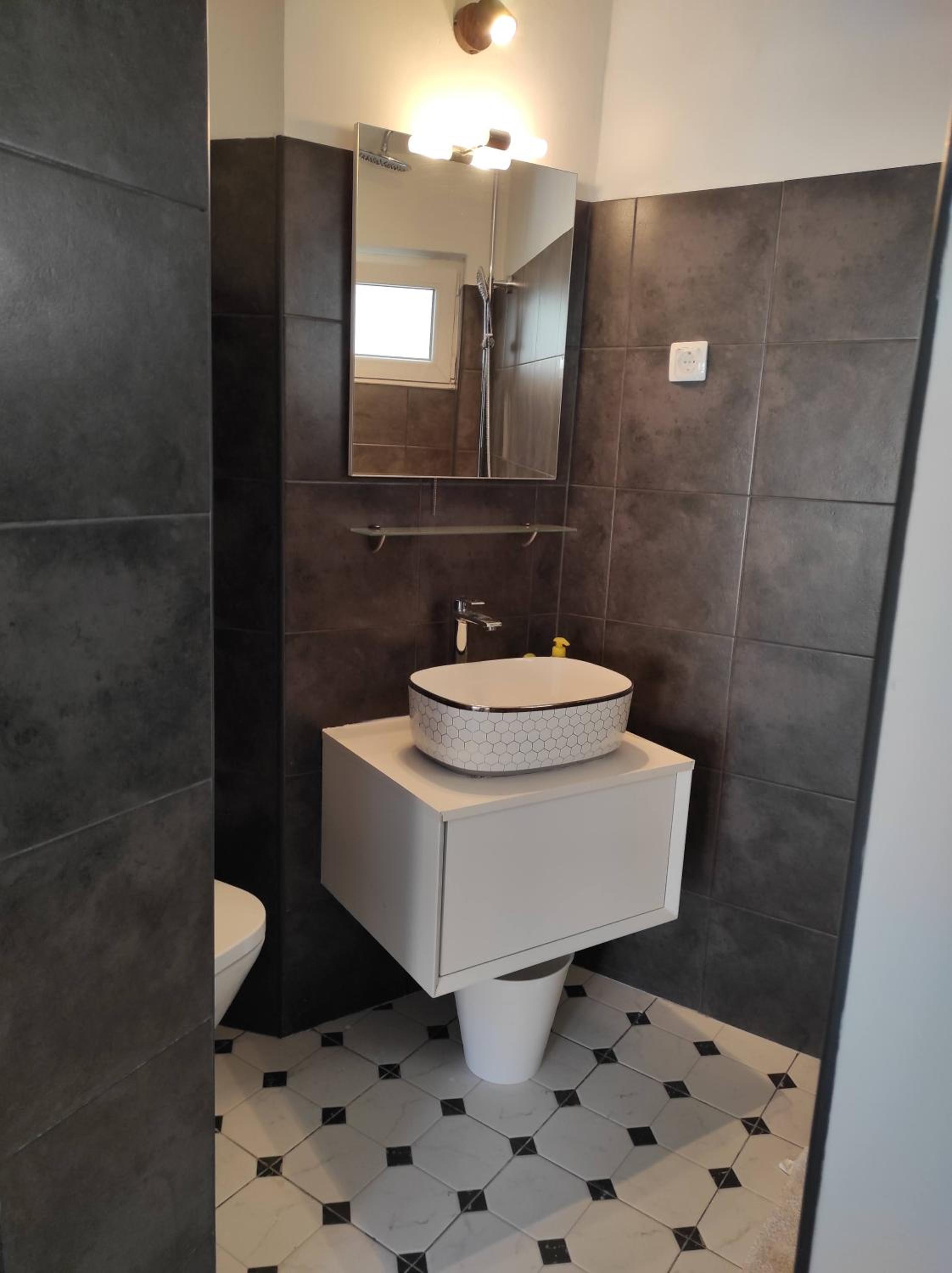 Studio Apartment - Photo 22