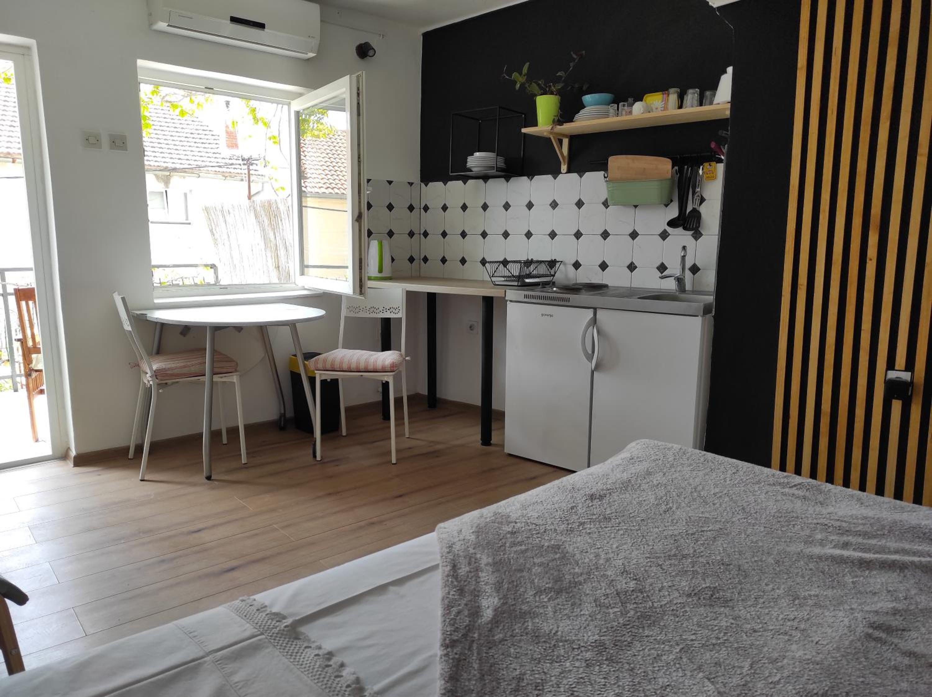 Studio Apartment - Photo 20