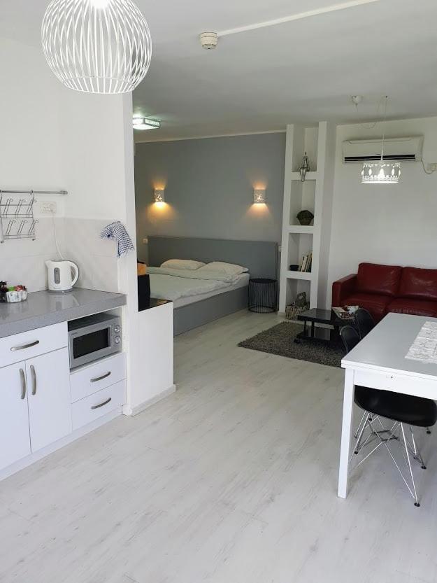 Suite with Hot Tub - Photo 1