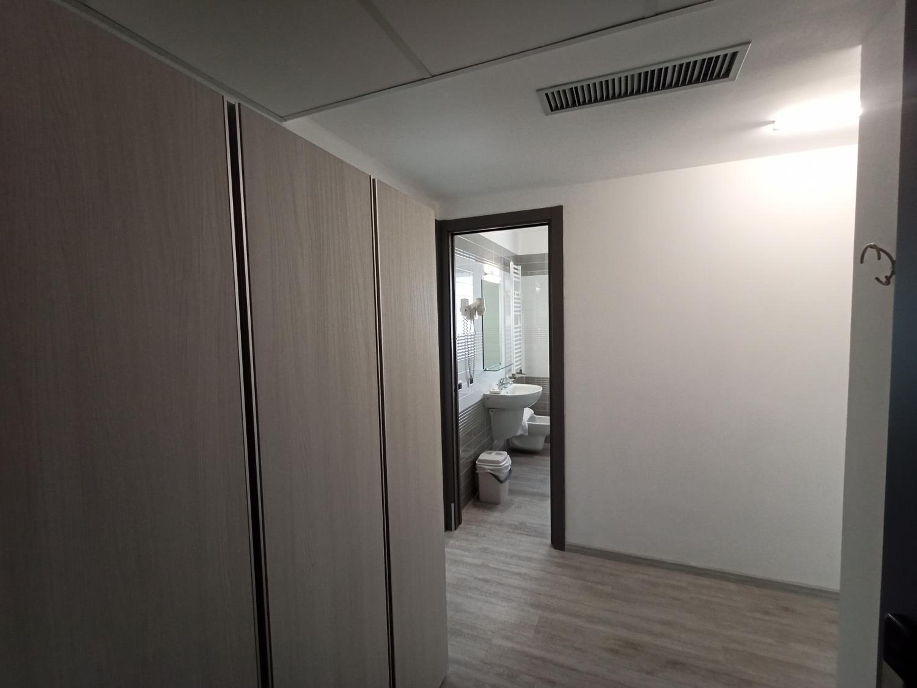 Two-Bedroom Apartment (4 Adults + 2 Children) - Photo 7