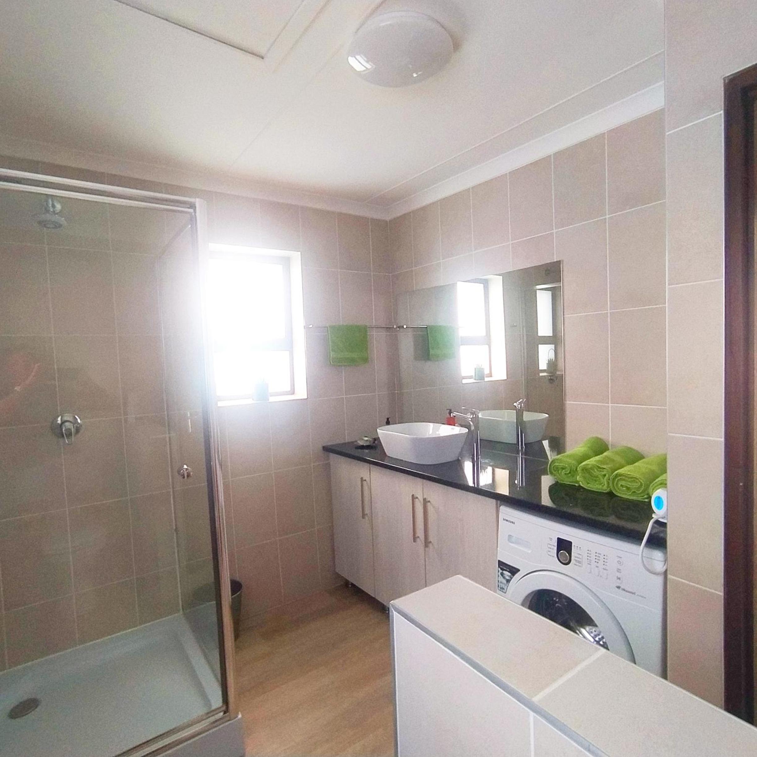 One-Bedroom Apartment - Photo 5