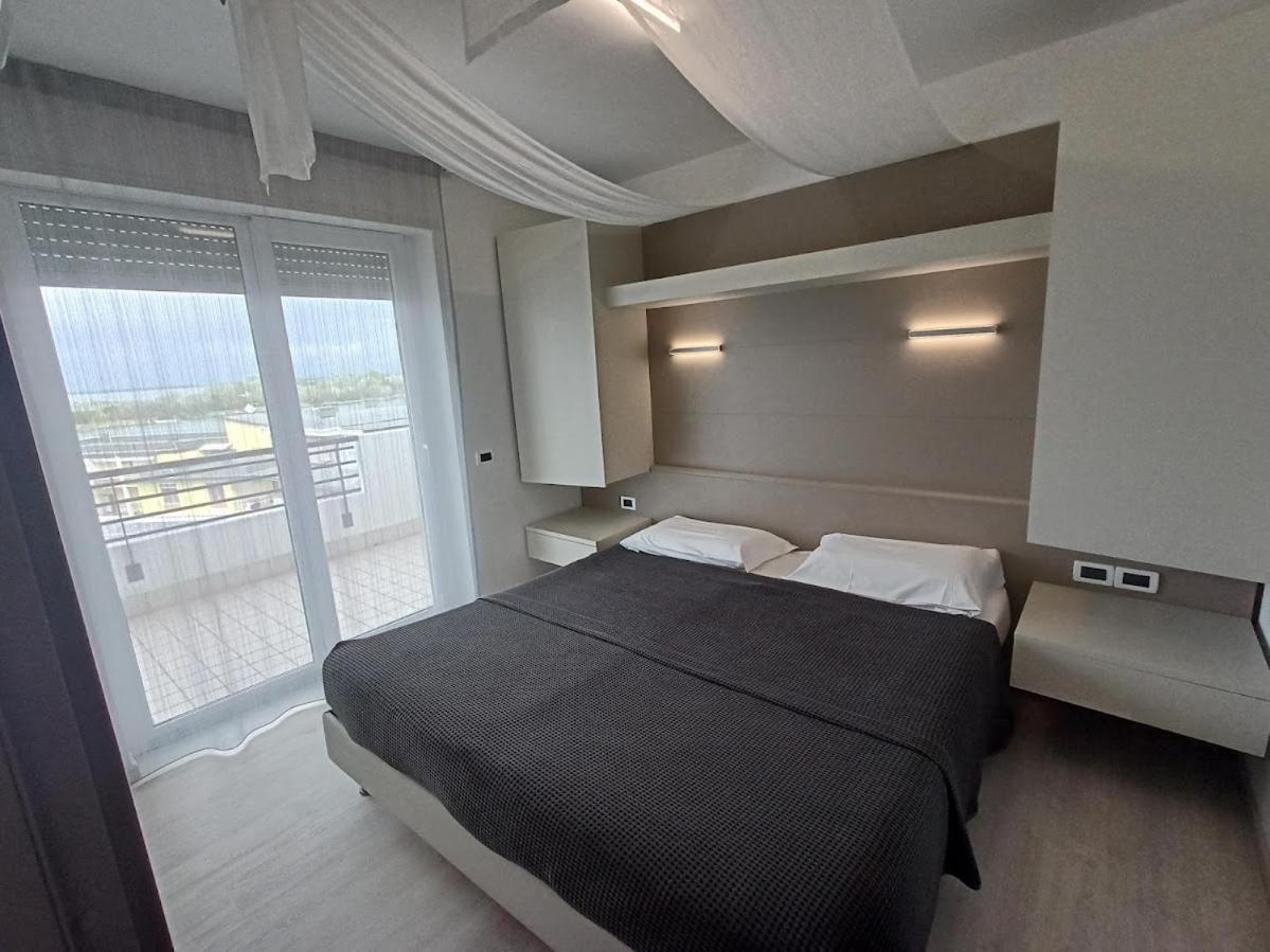 Two-Bedroom Apartment (4 Adults + 2 Children) - Photo 2