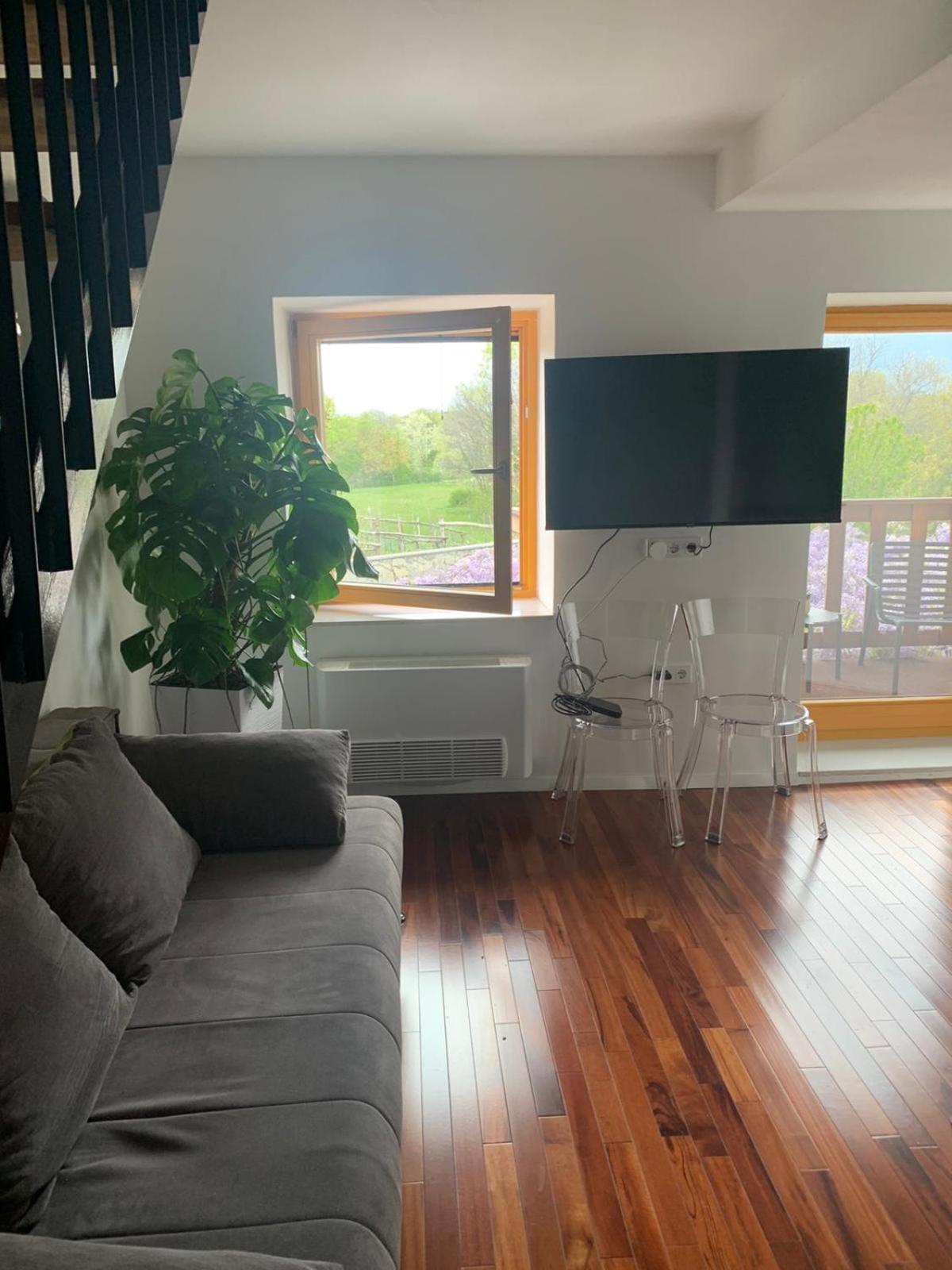 Apartment - Split Level photo 1