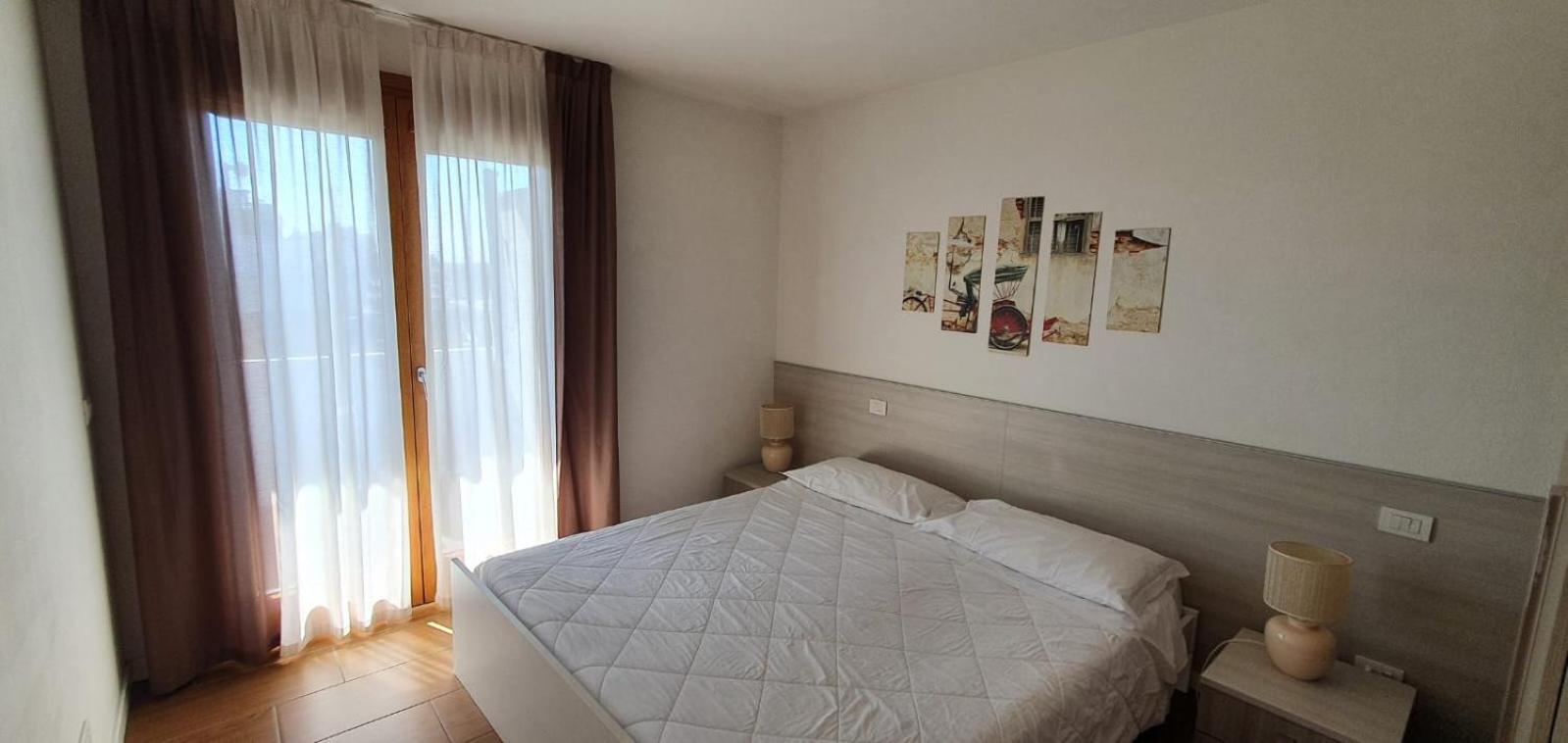 One-Bedroom Apartment (5 Adults) photo 2