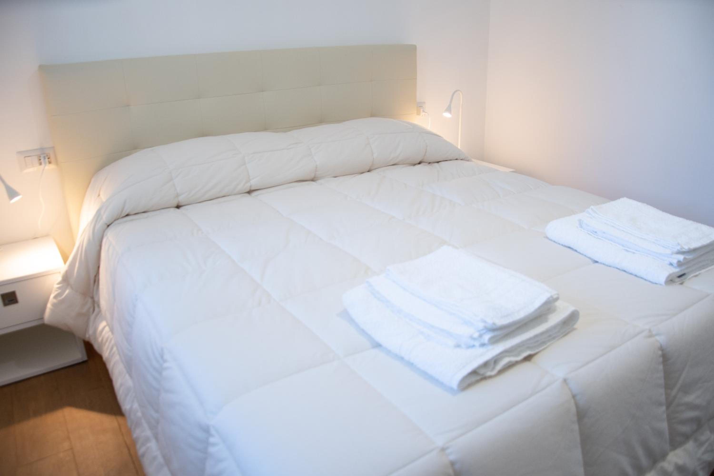 Double Room - Photo 2