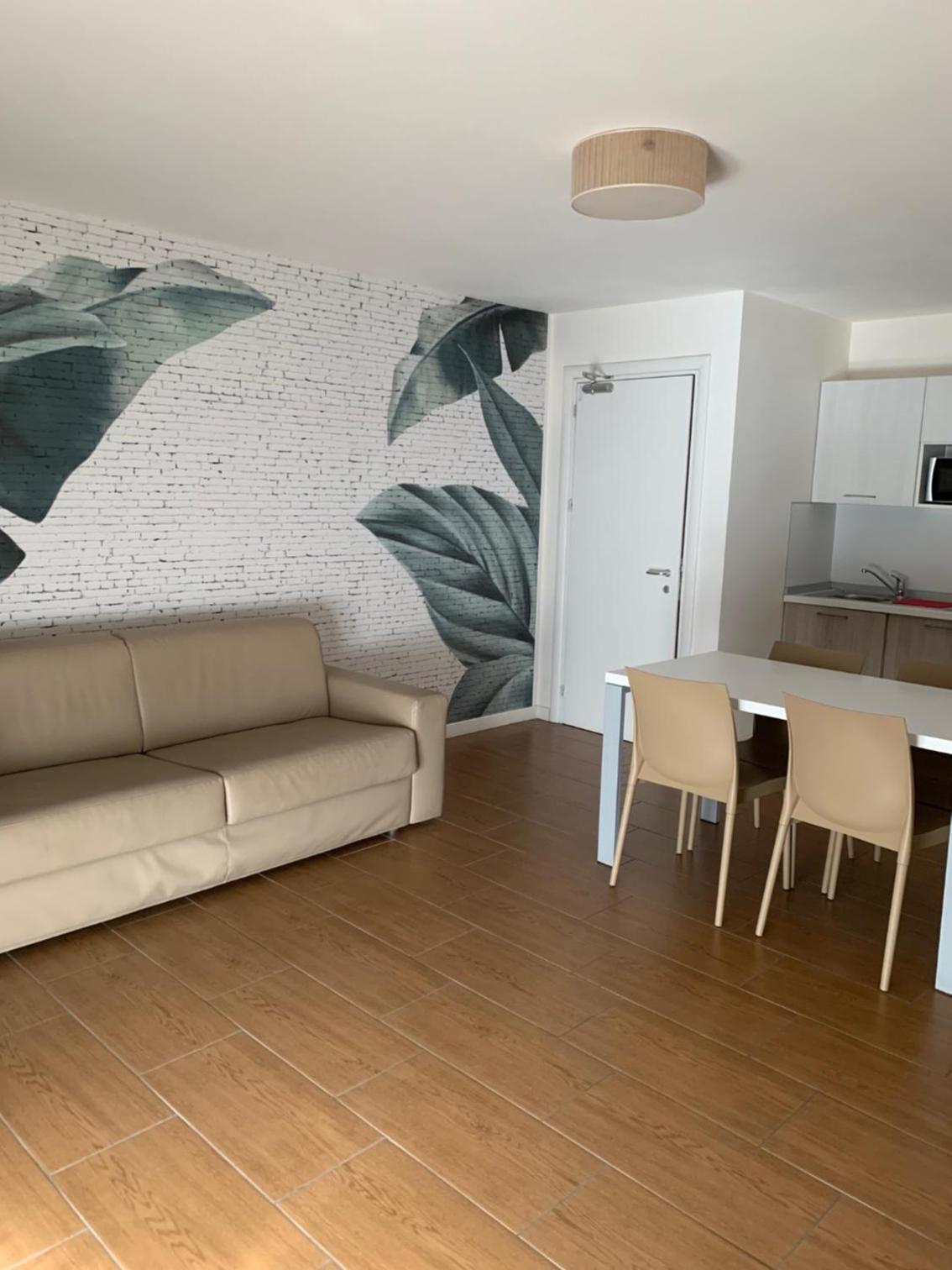 One-Bedroom Apartment (5 Adults) photo 1