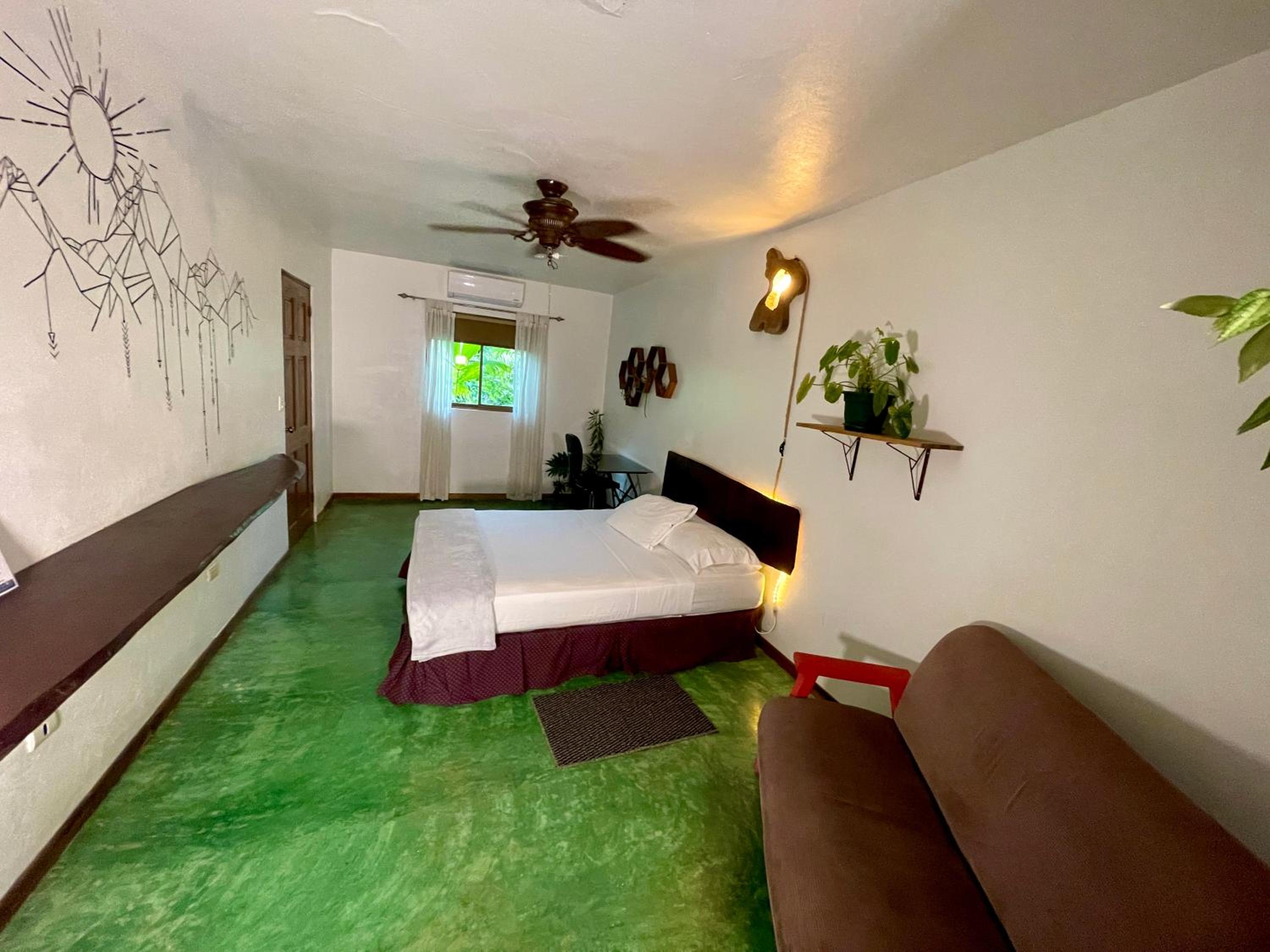 Queen Room with Garden View