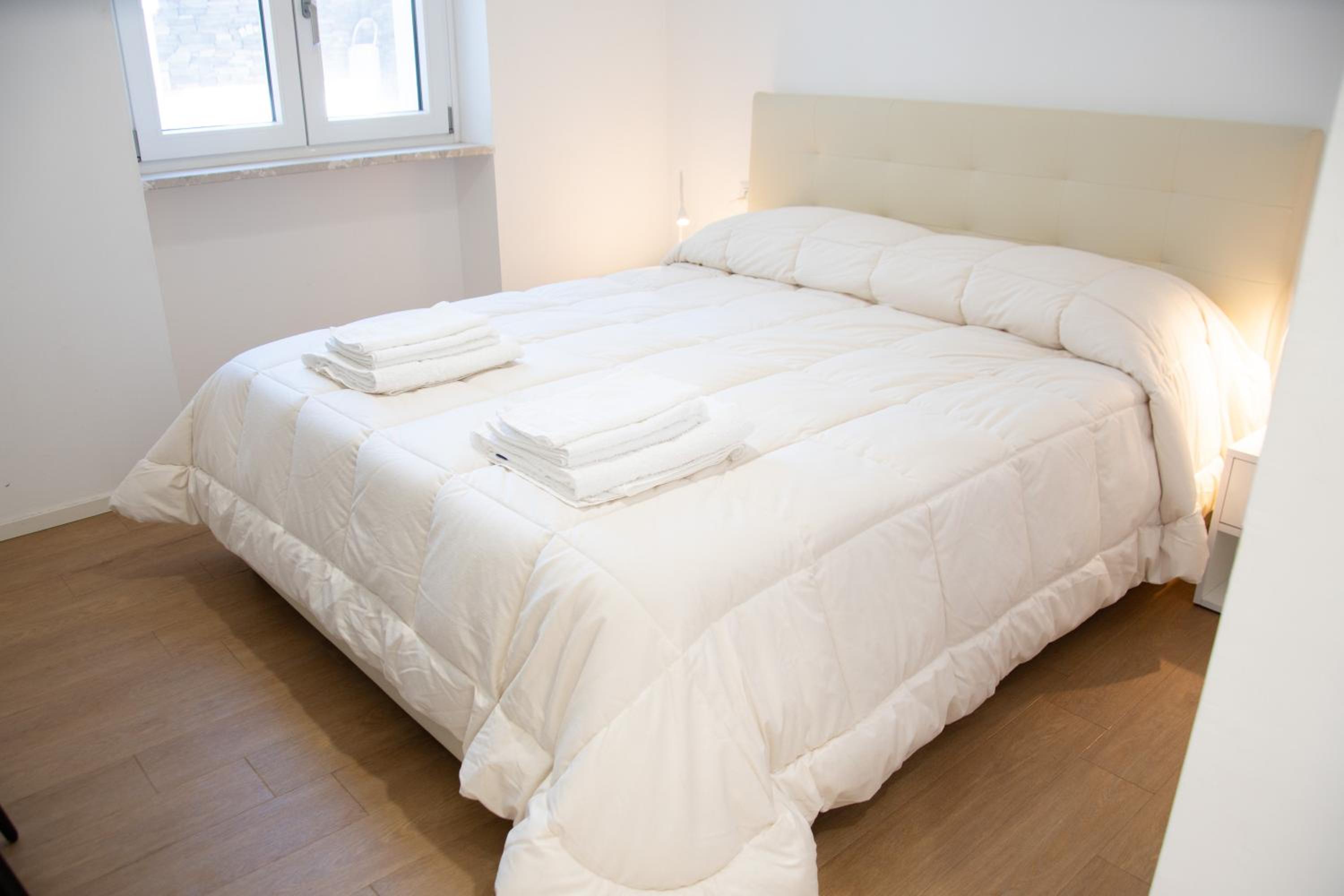 Double Room - Photo 8