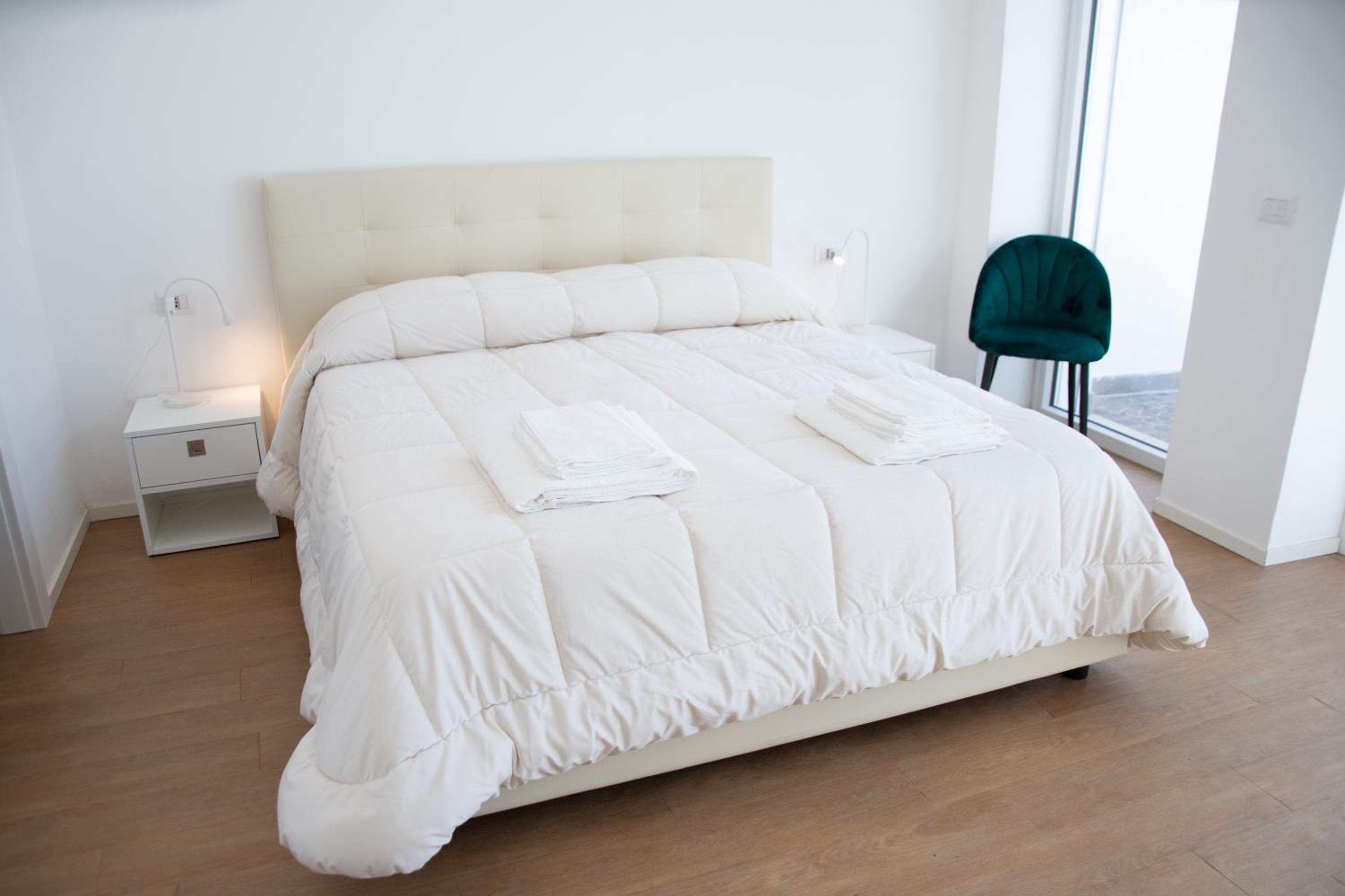 King Room with Sea View - Photo 2