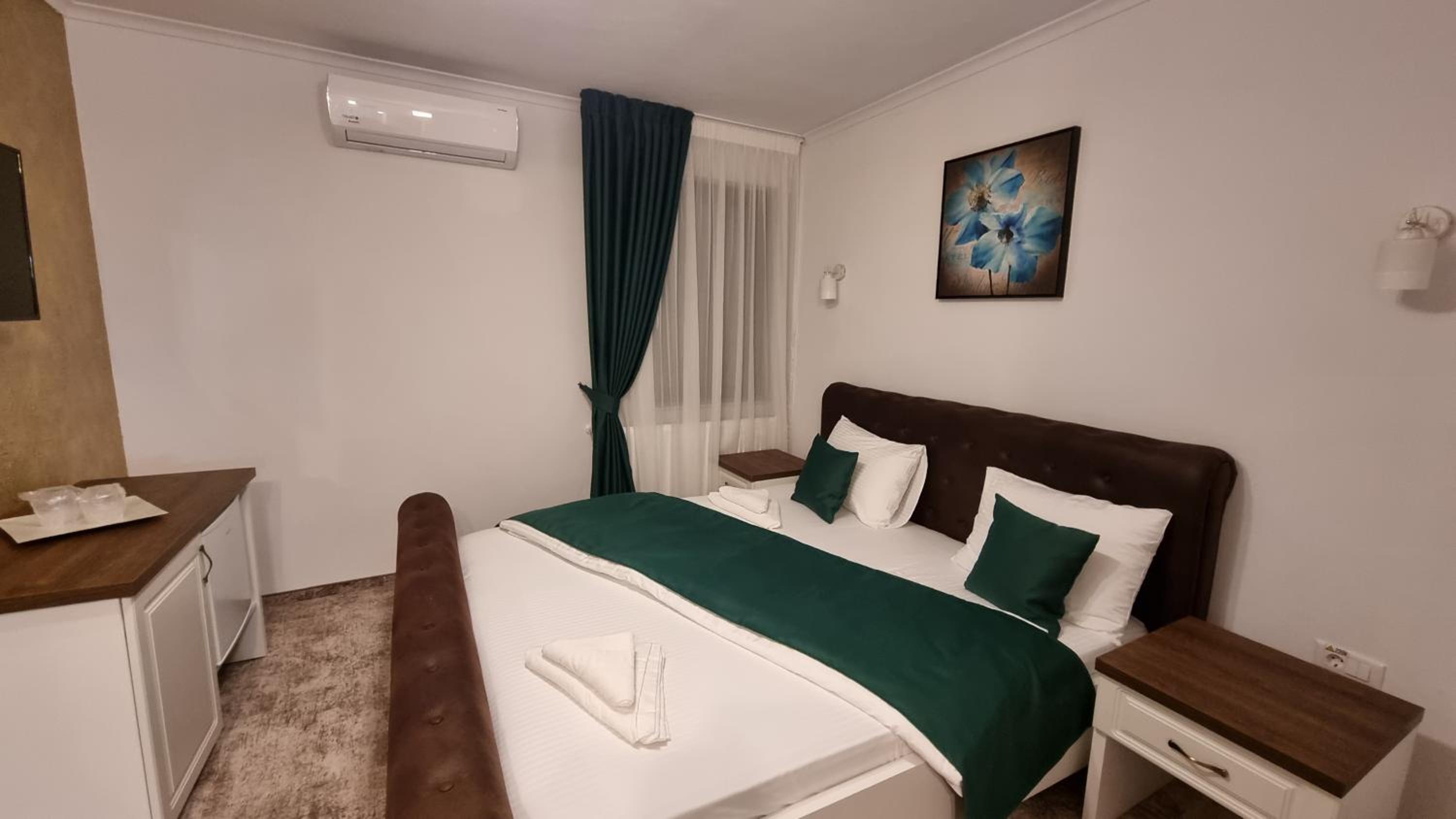 Deluxe Double Room - Photo 20