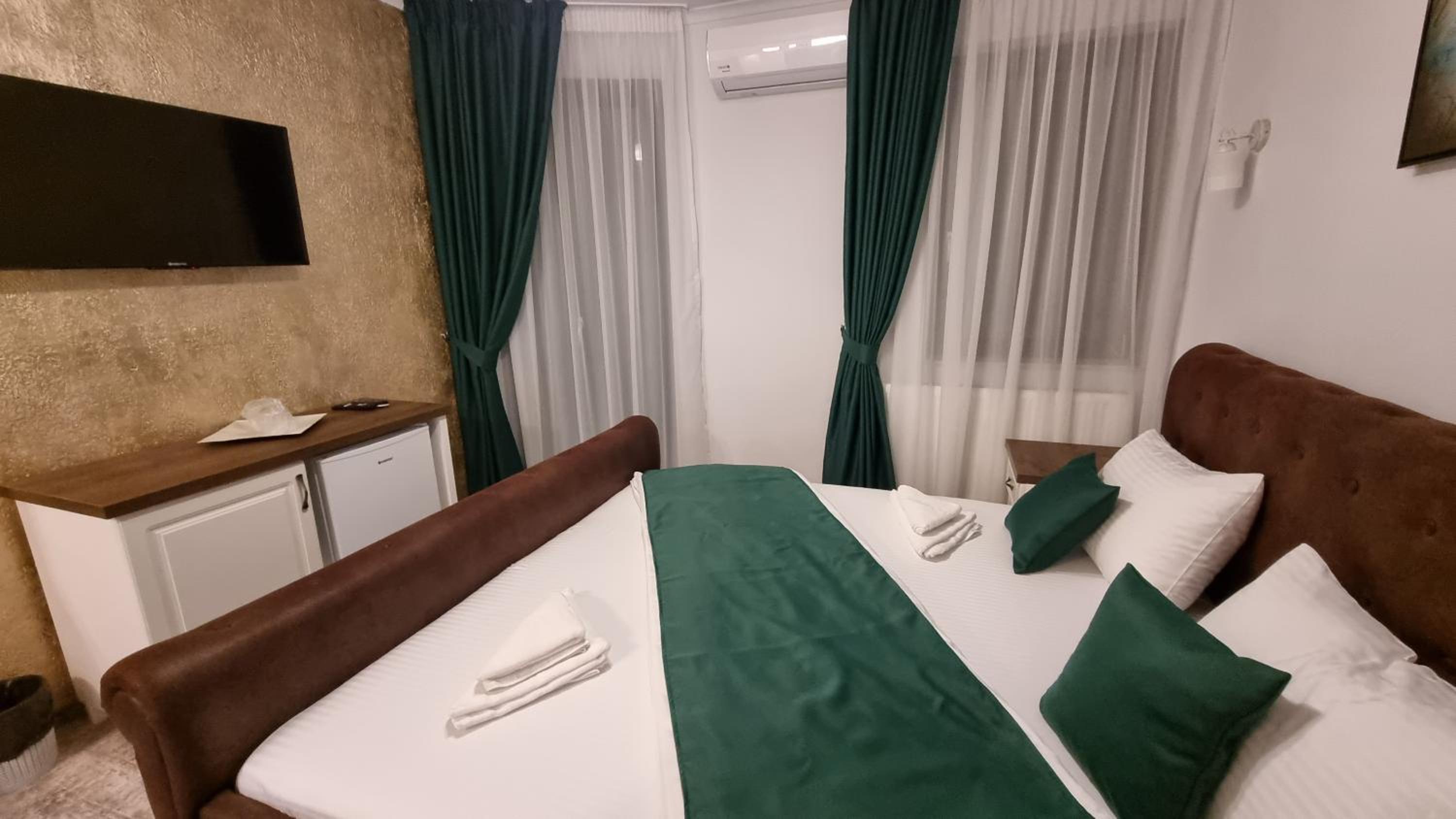 Deluxe Double Room - Photo 5