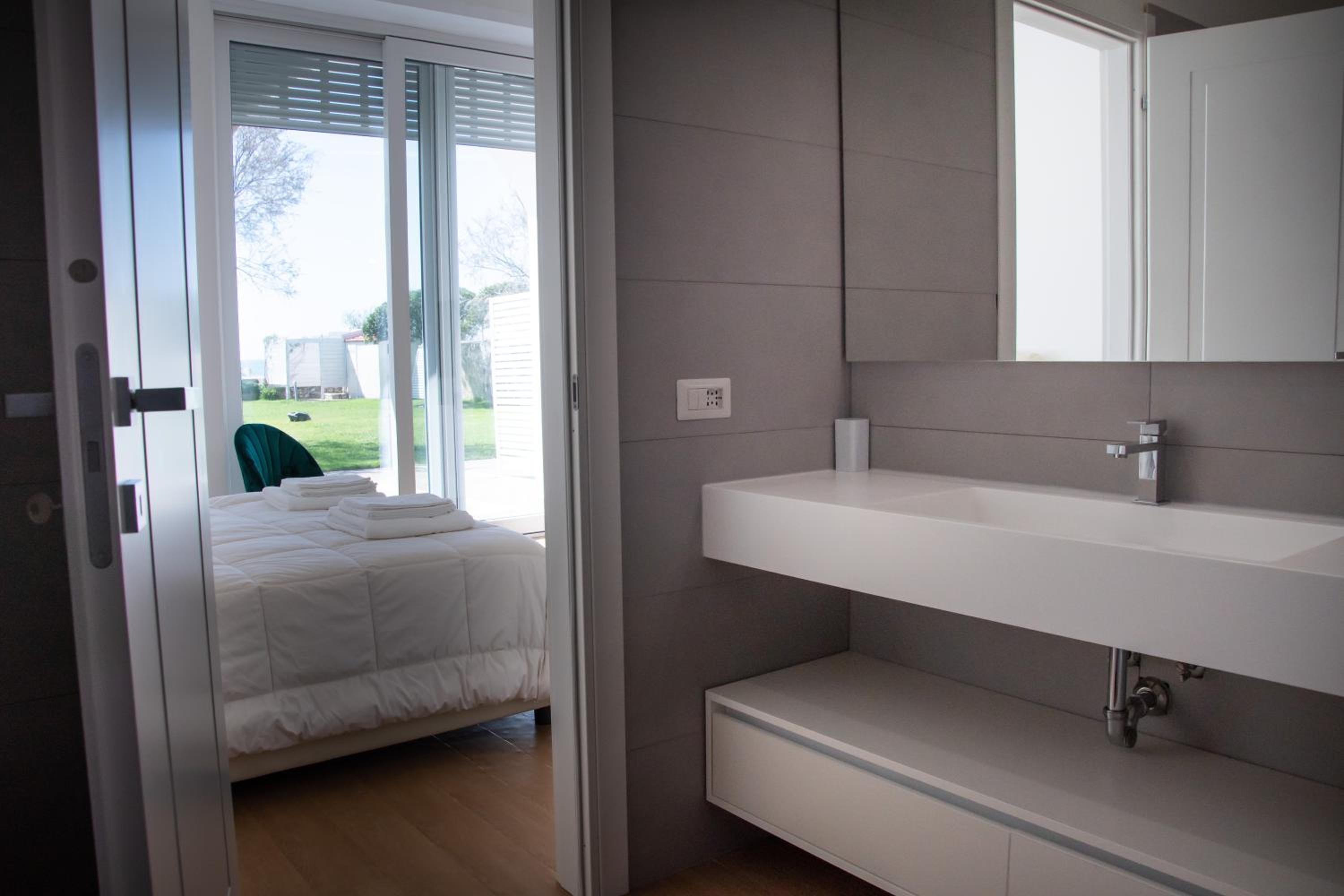 King Room with Sea View - Photo 5