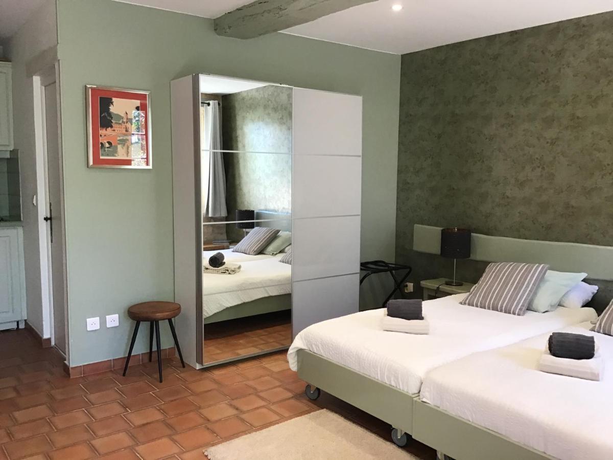 Double Room with Park View - Photo 4