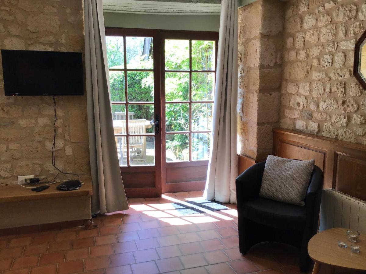 Double Room with Park View - Photo 2