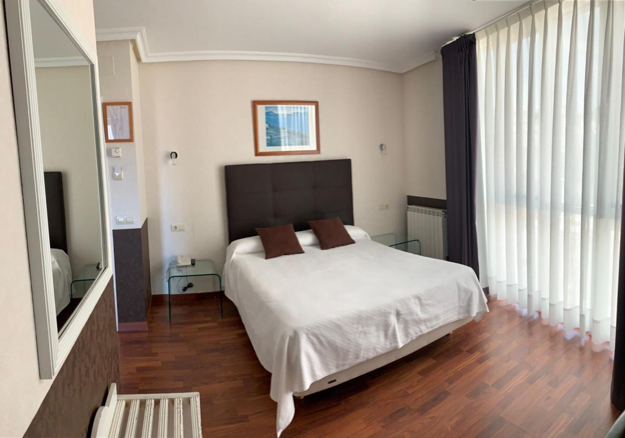 Economy Double Room photo 3