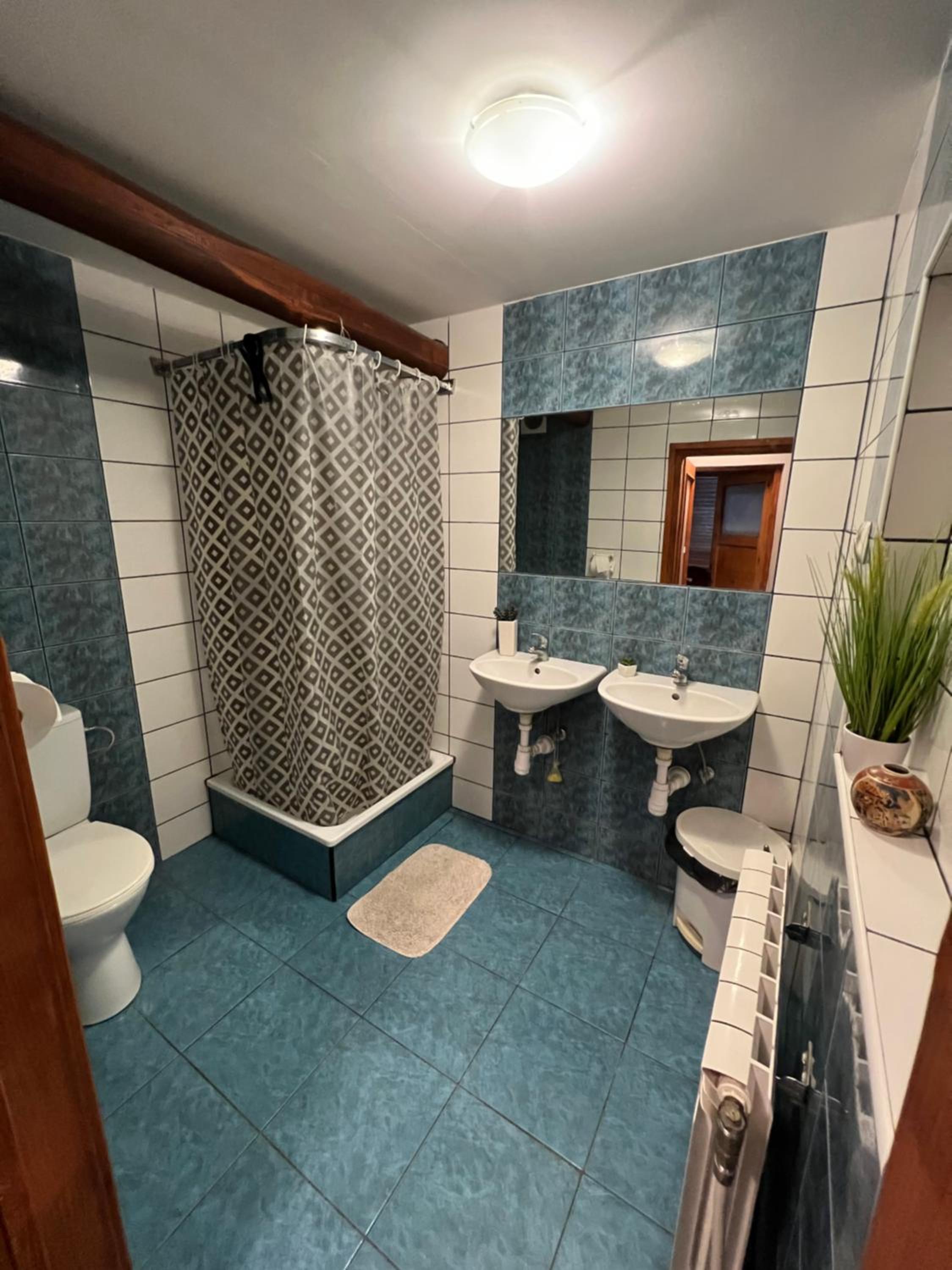 Budget Twin Room - Photo 4