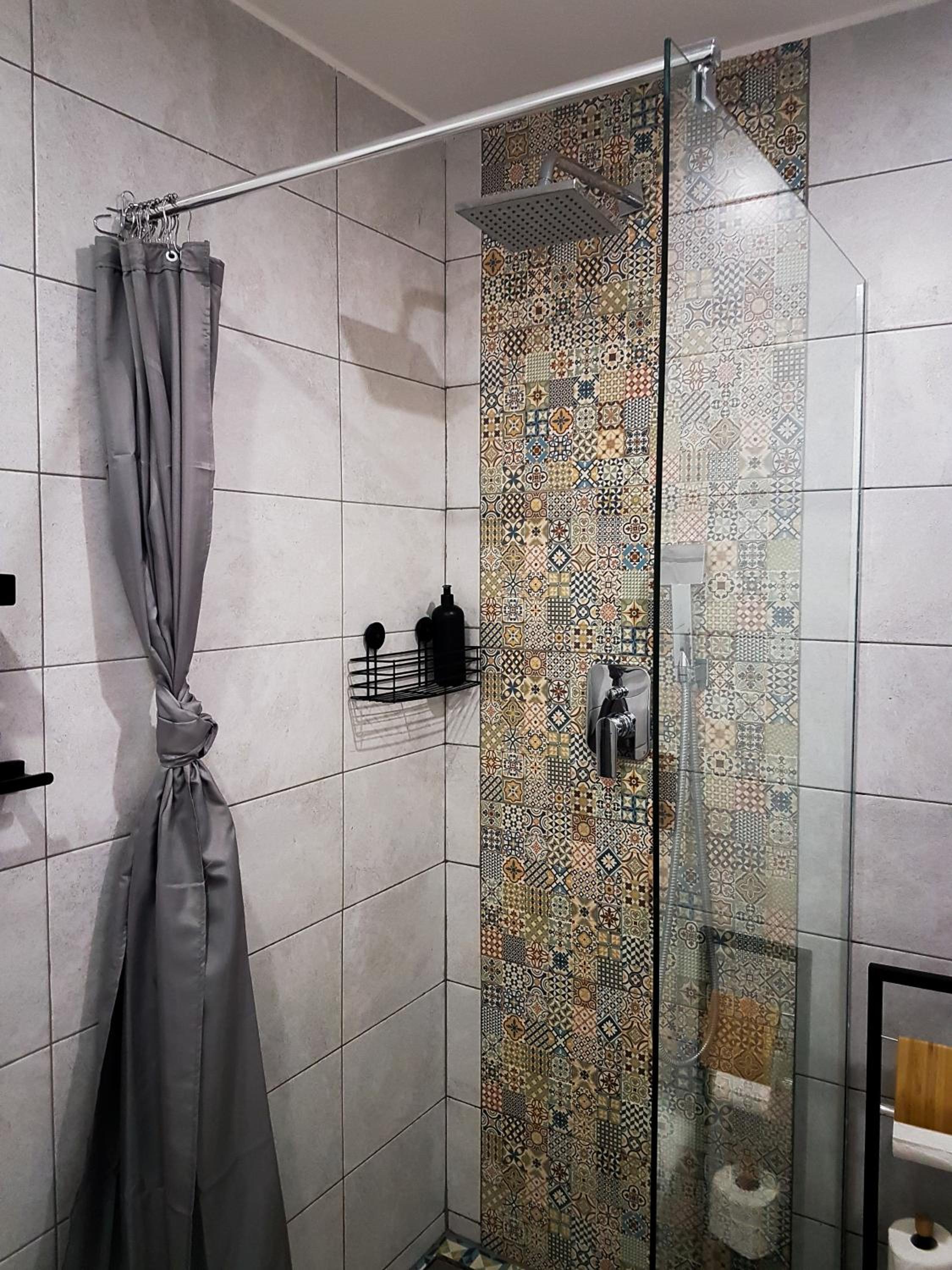 Double Room with Private Bathroom - Photo 14