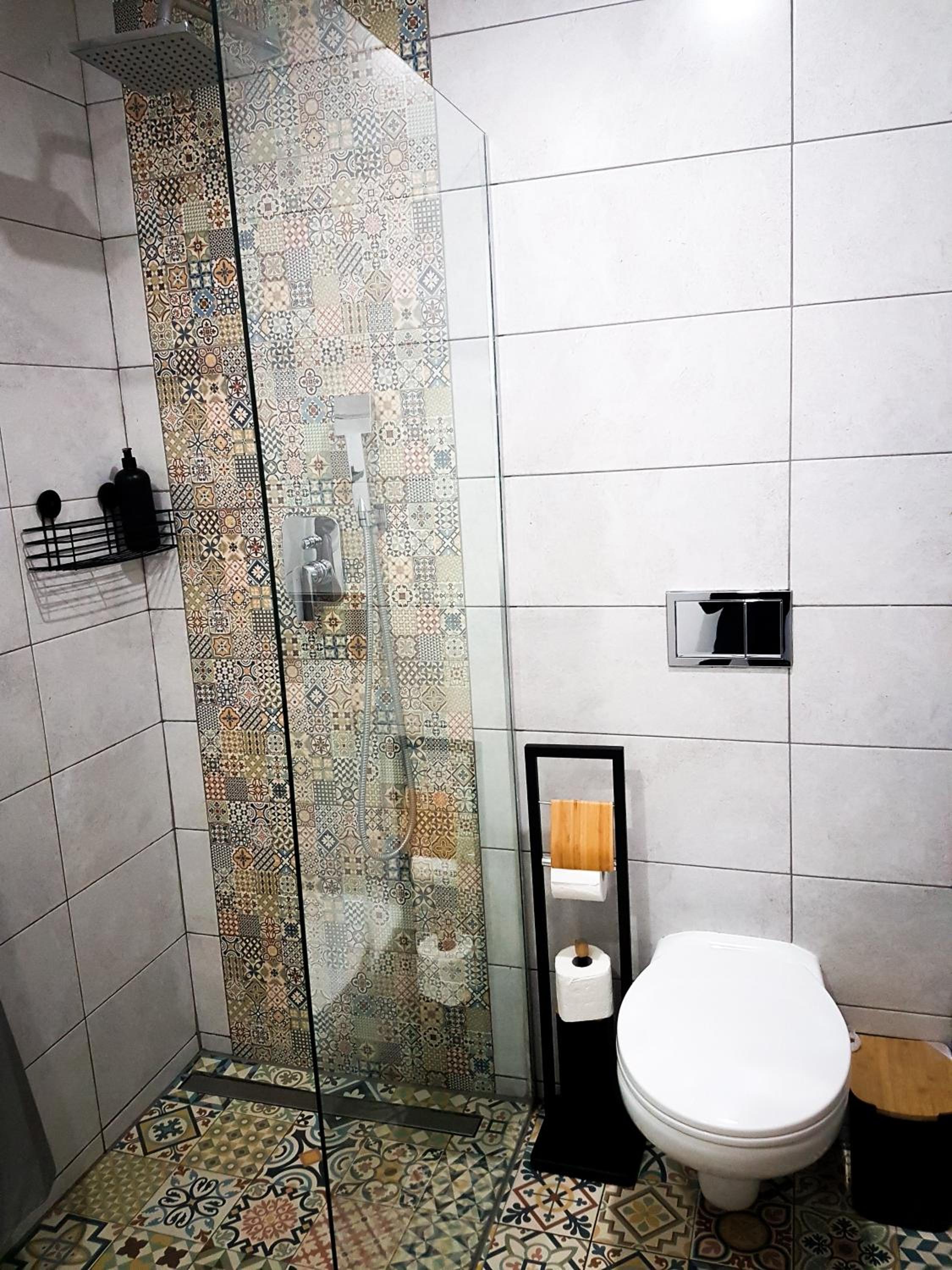 Double Room with Private Bathroom - Photo 15