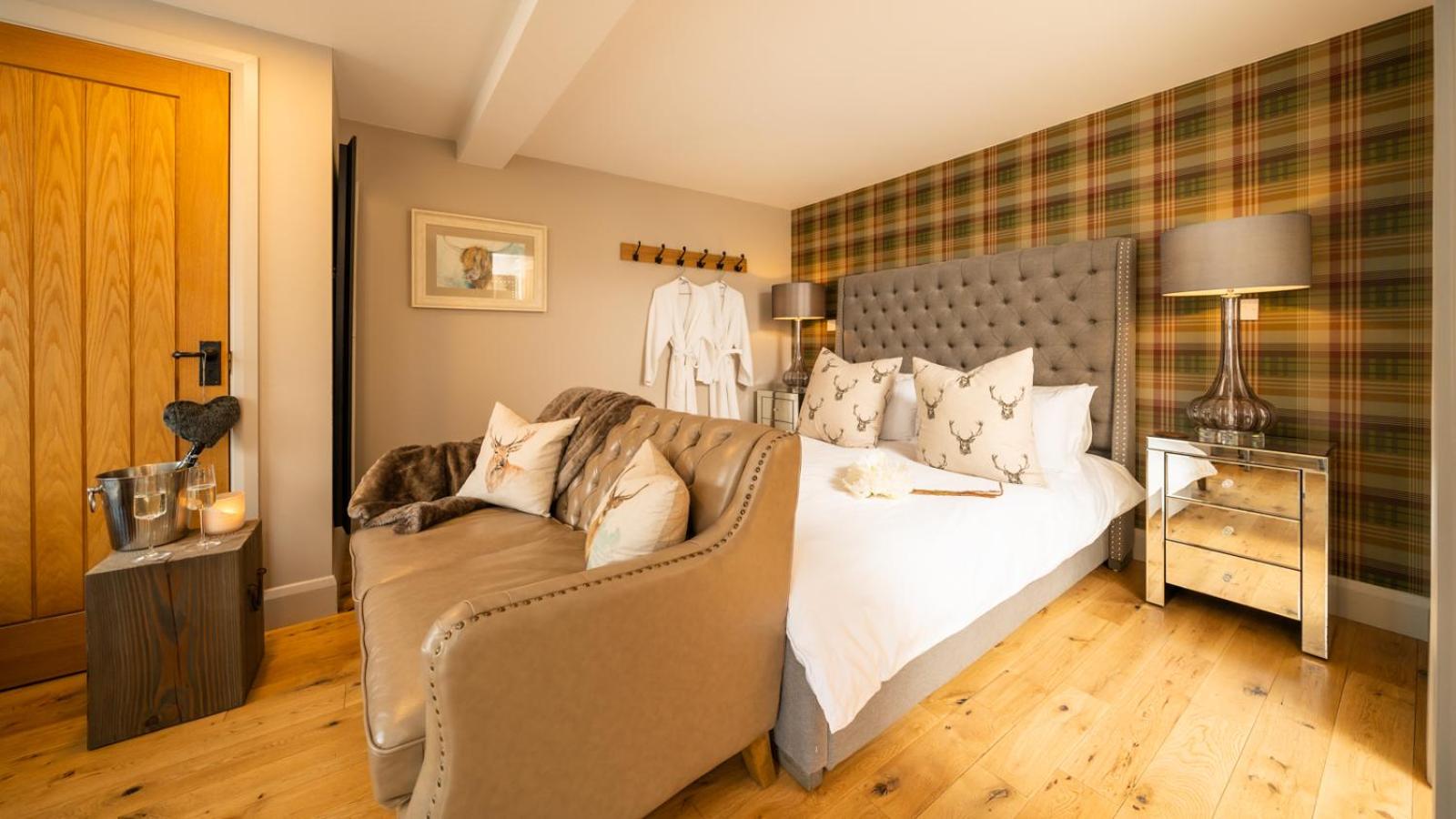 Deluxe King Room photo 1