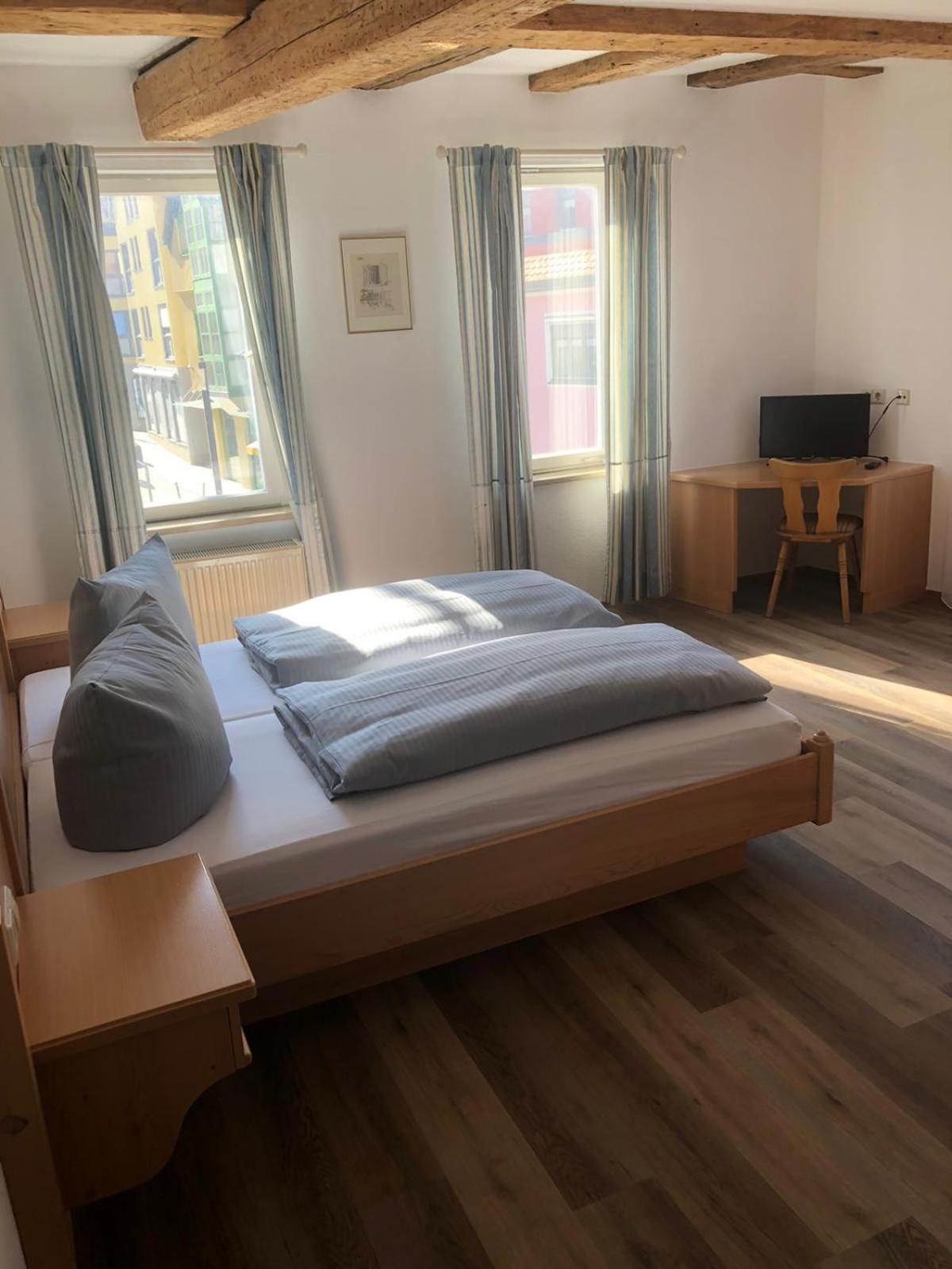 Double Room with Private Bathroom - Photo 6
