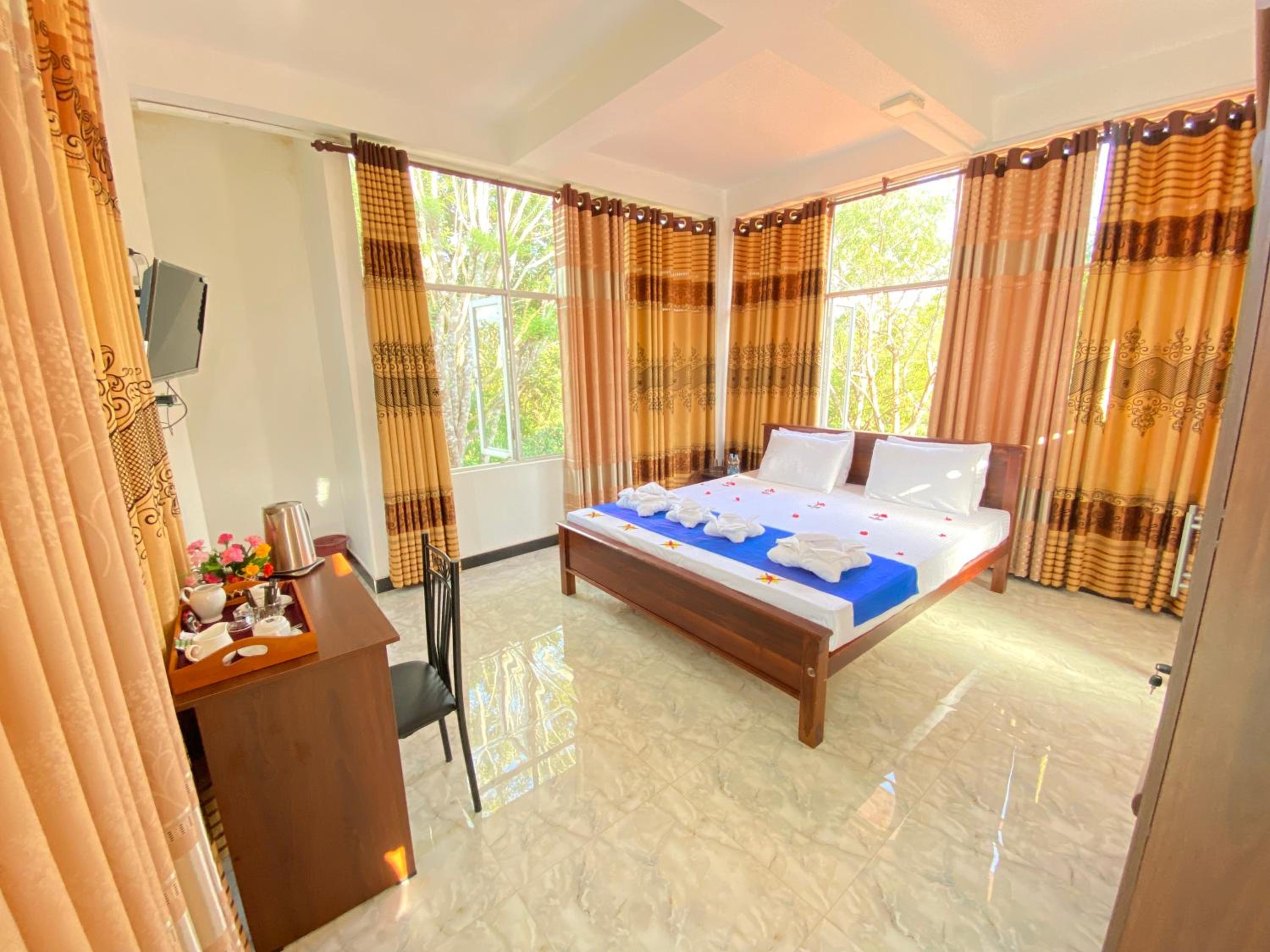 Standard King Room photo 1