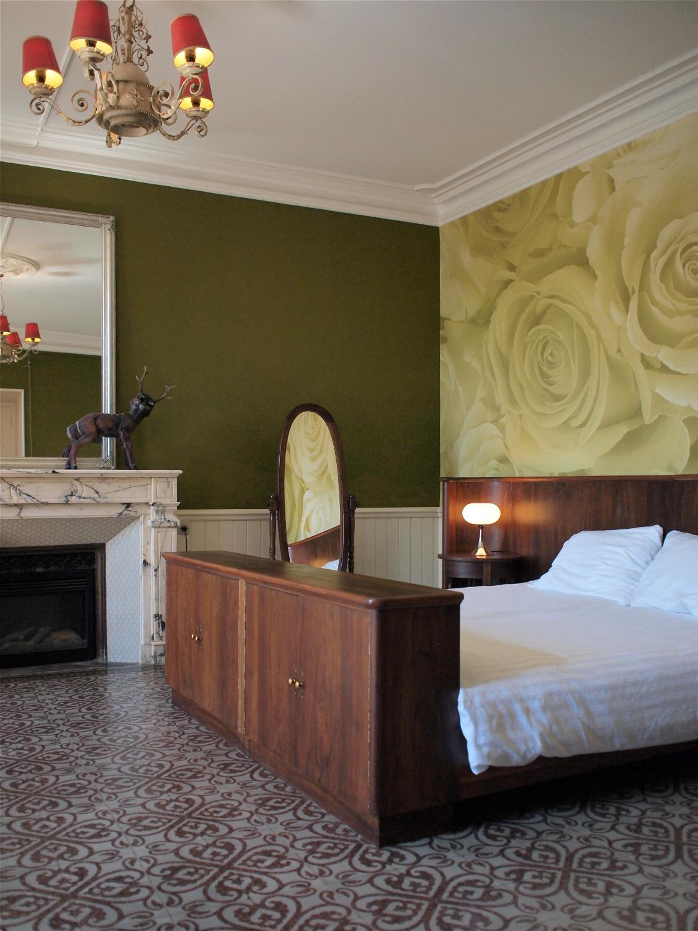 Deluxe Double Room (2 Adults + 1 Child) photo 3