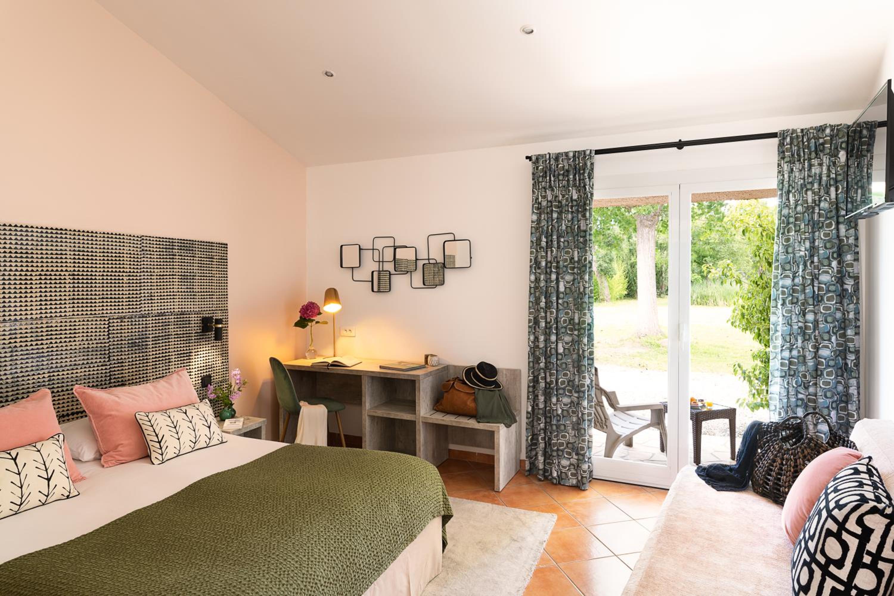 Superior Double or Twin Room photo 3