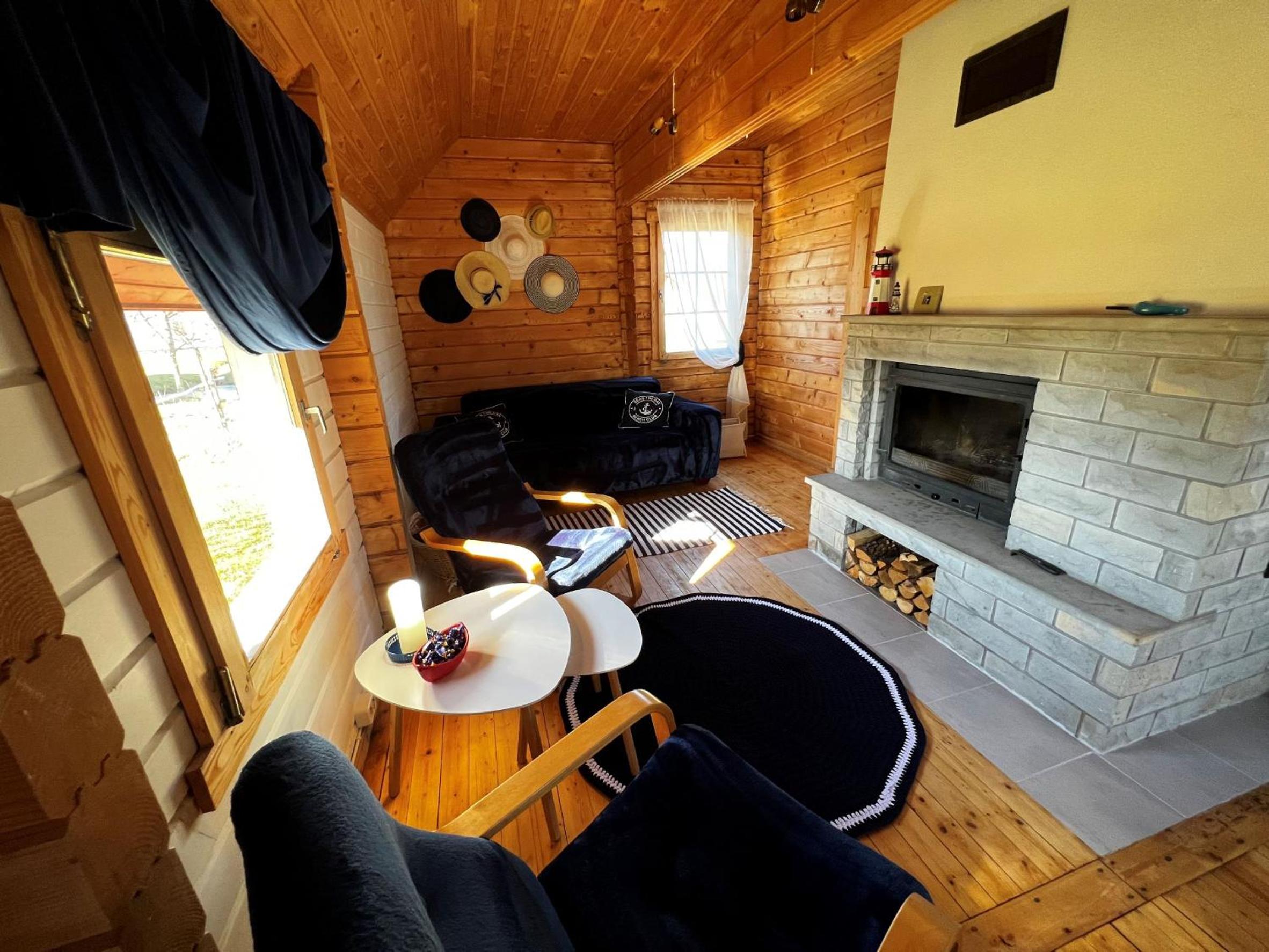 Two-Bedroom House - Photo 17