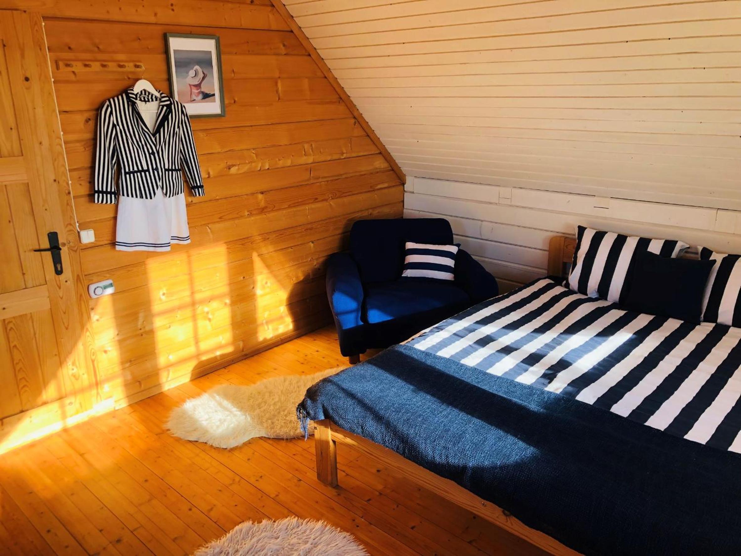 Two-Bedroom House - Photo 2