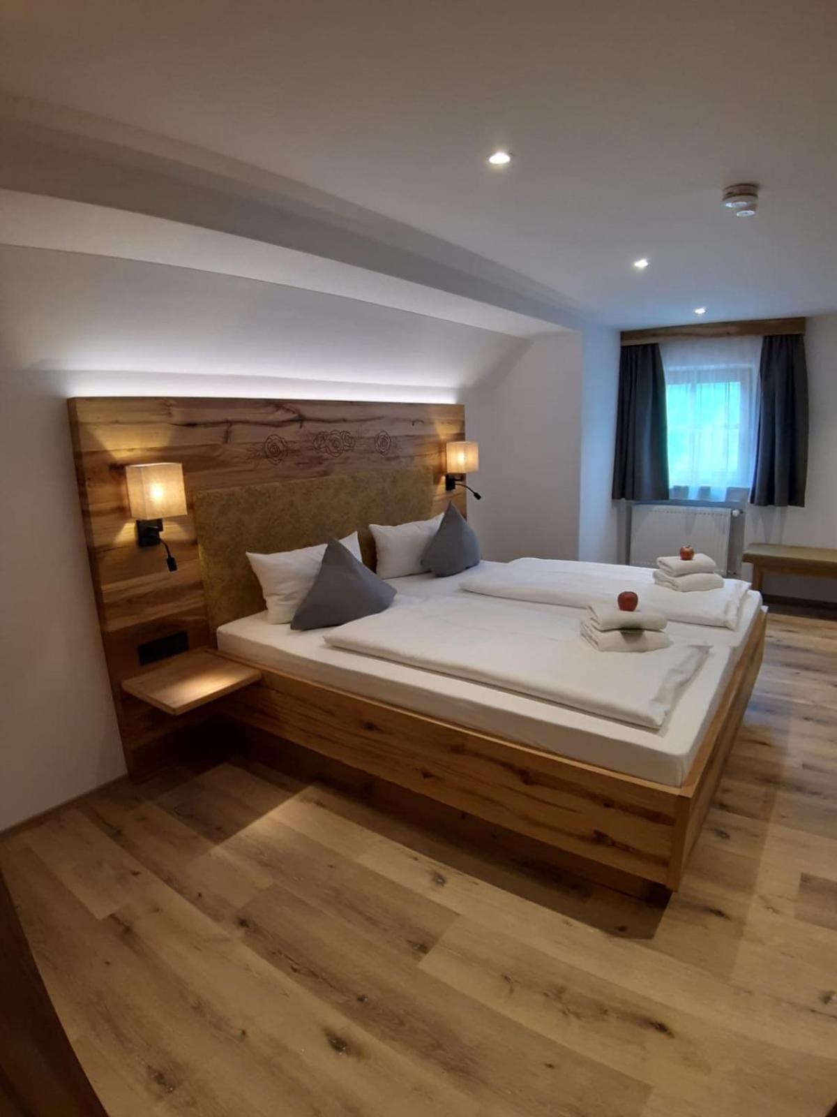 Double Room - Photo 6