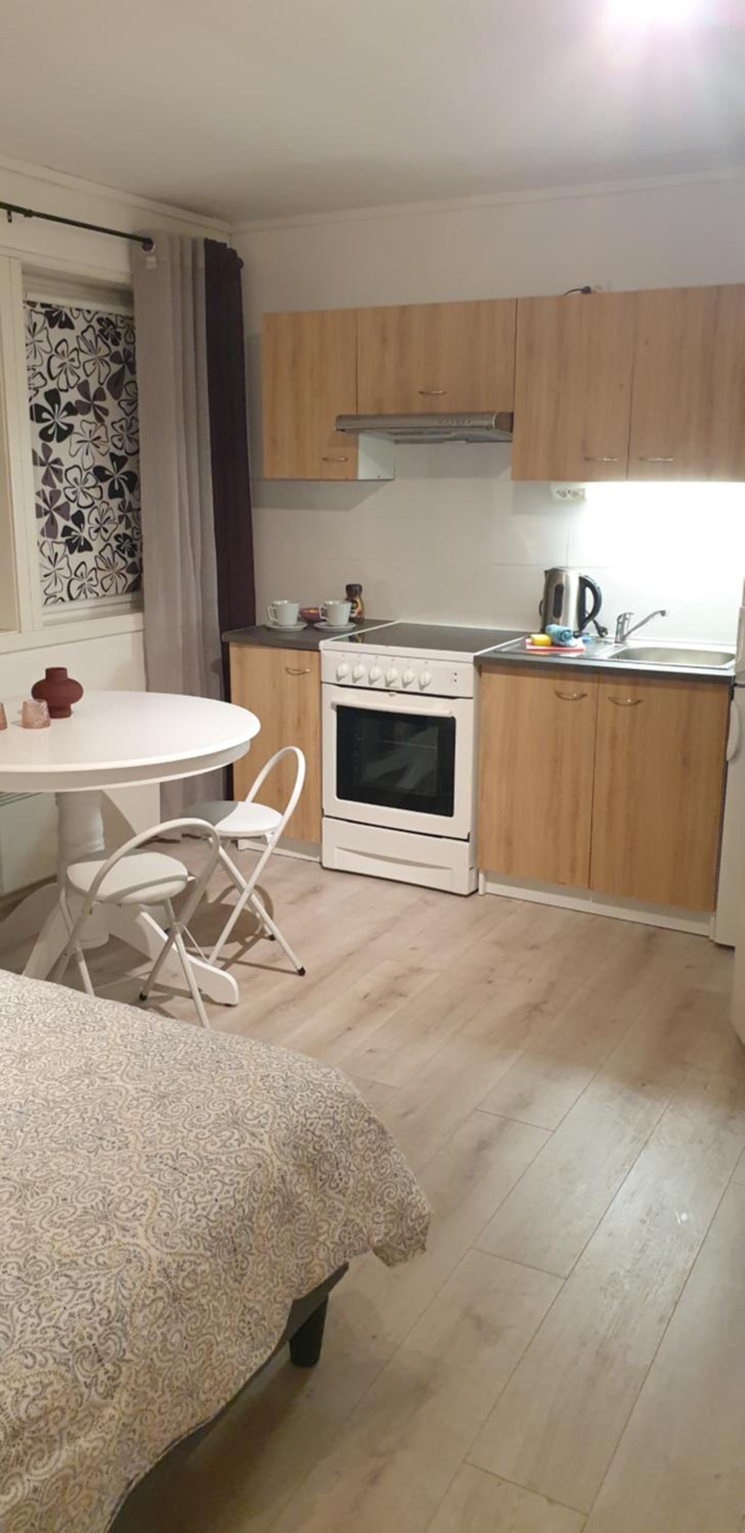 One-Bedroom Apartment - Photo 2