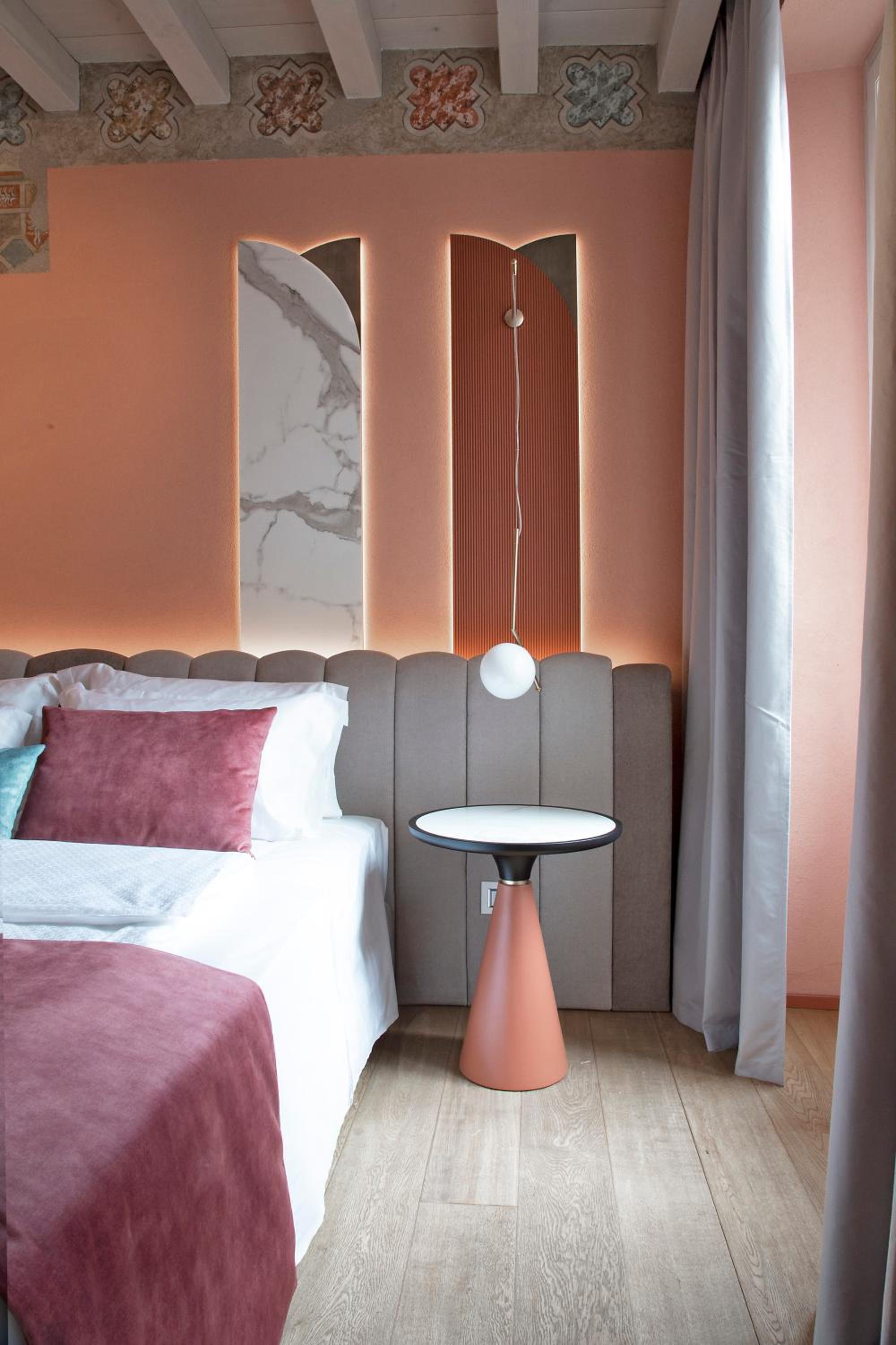 Deluxe Double Room - Photo 7