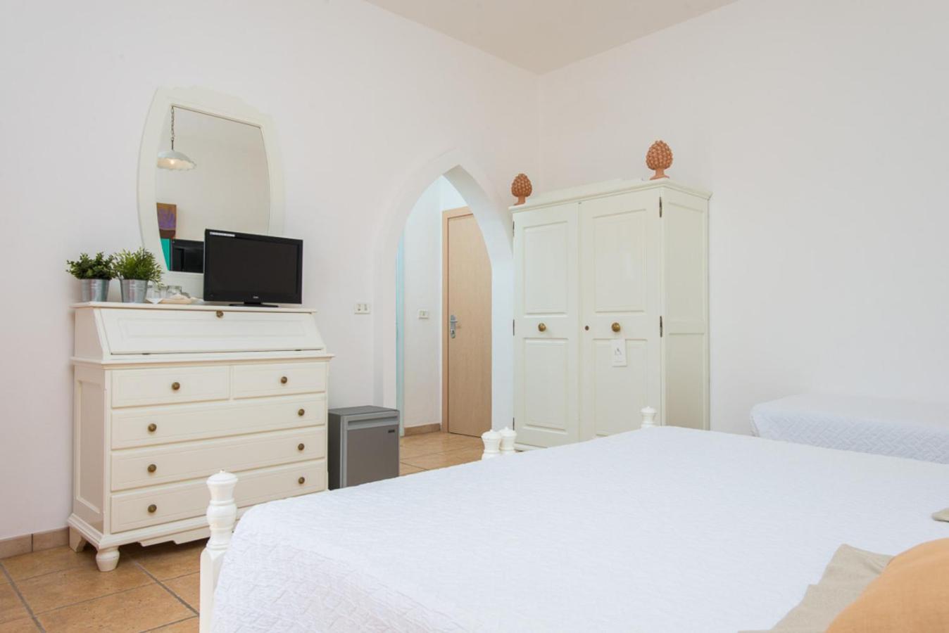Classic Double or Twin Room photo 3