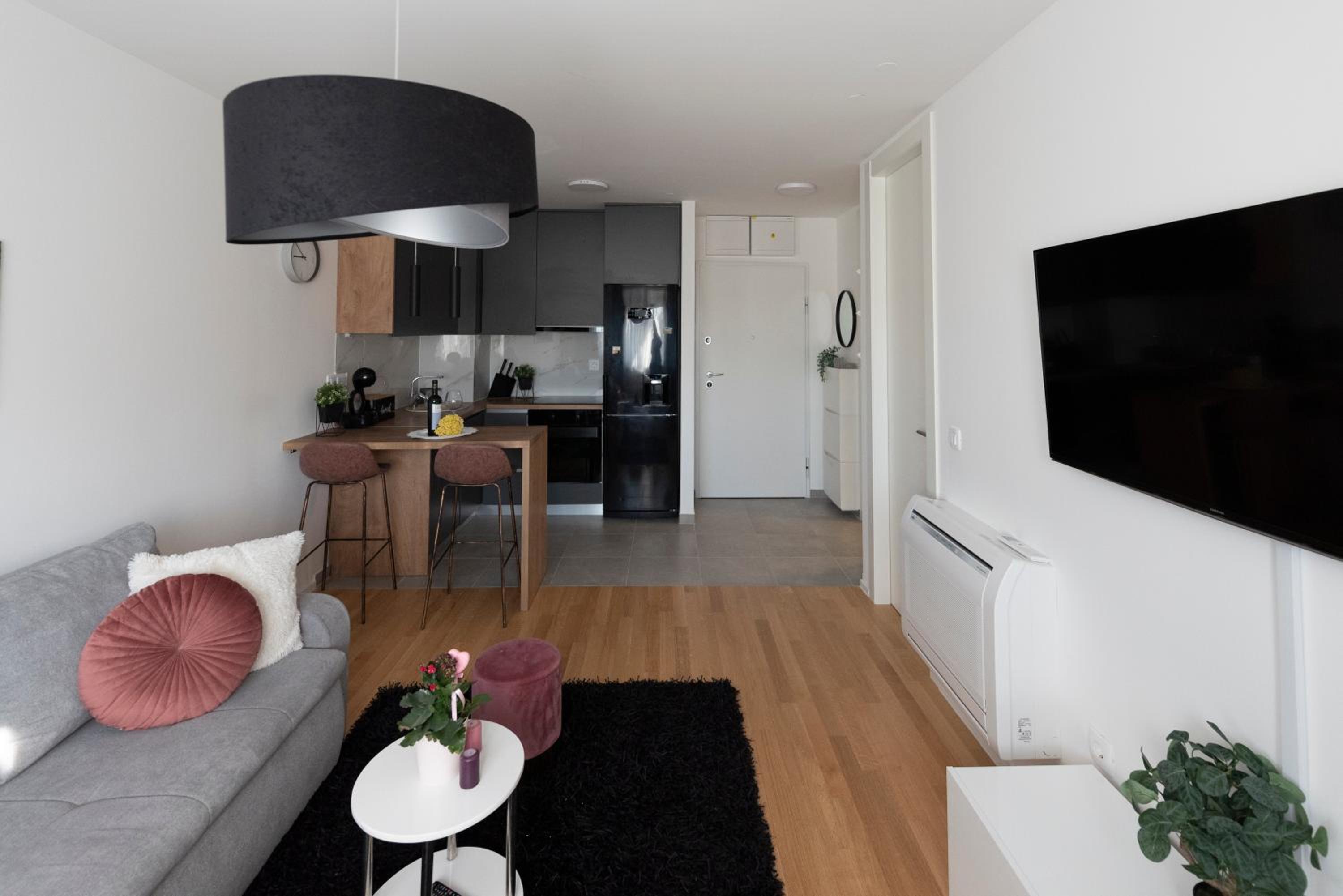 One-Bedroom Apartment
