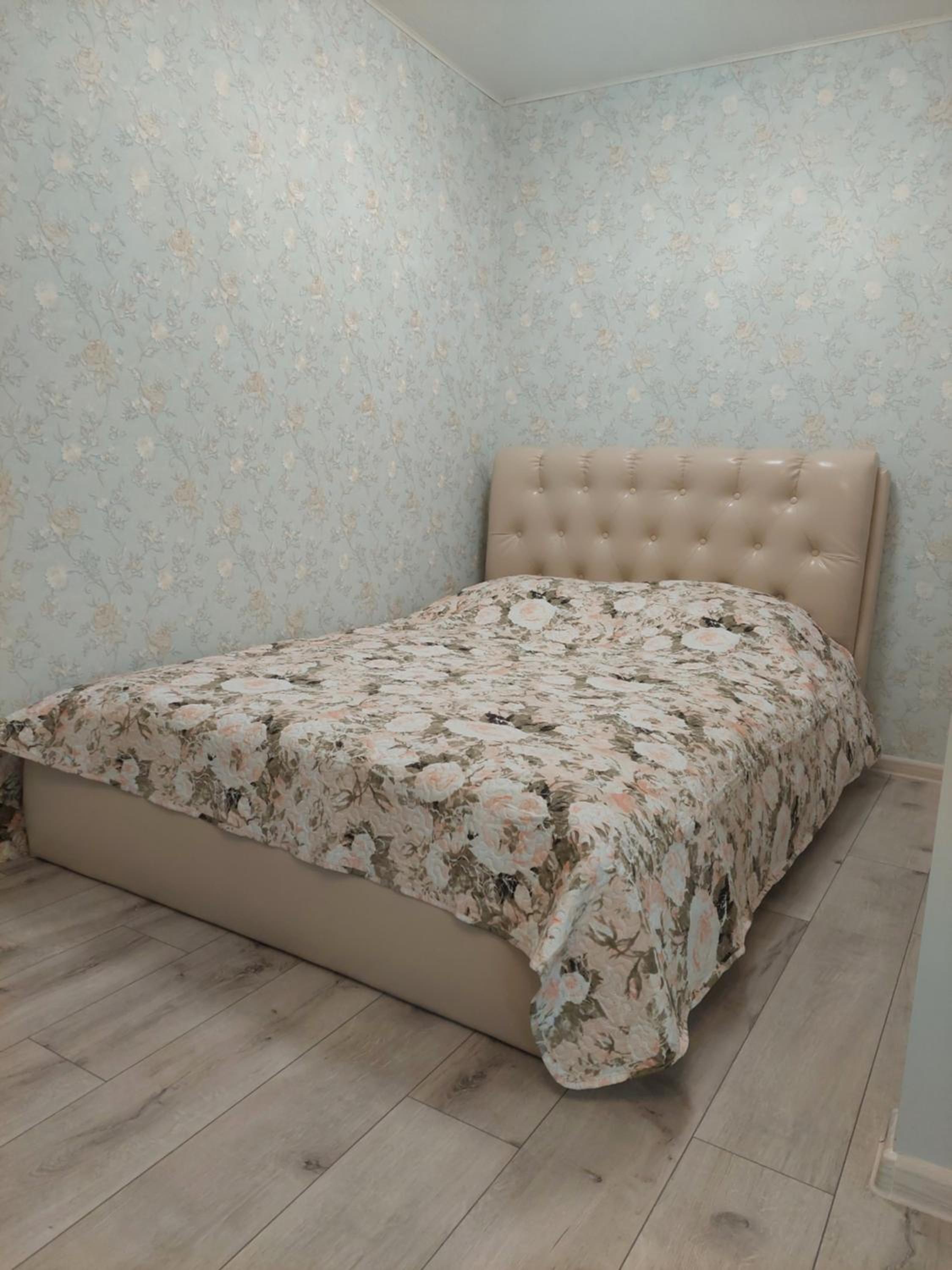One-Bedroom Apartment - Photo 12