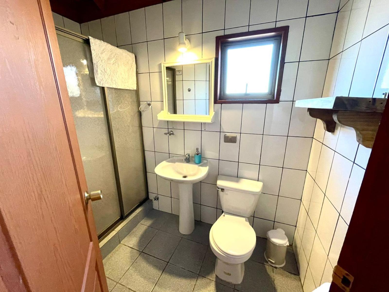 Quadruple Room with Private Bathroom photo 2