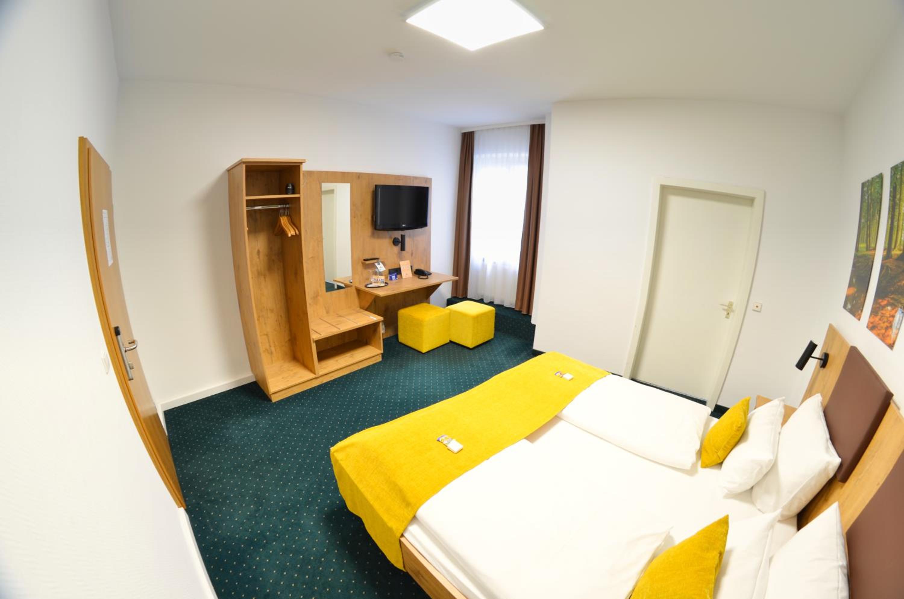 Large Double Room photo 2