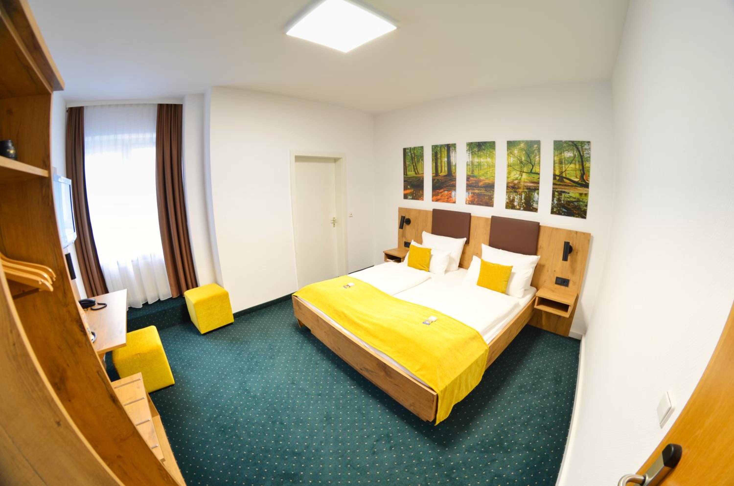 Large Double Room photo 1