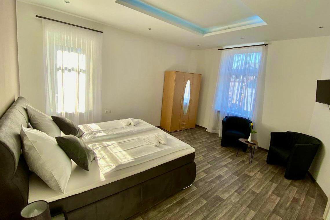 Budget Double Room photo 2